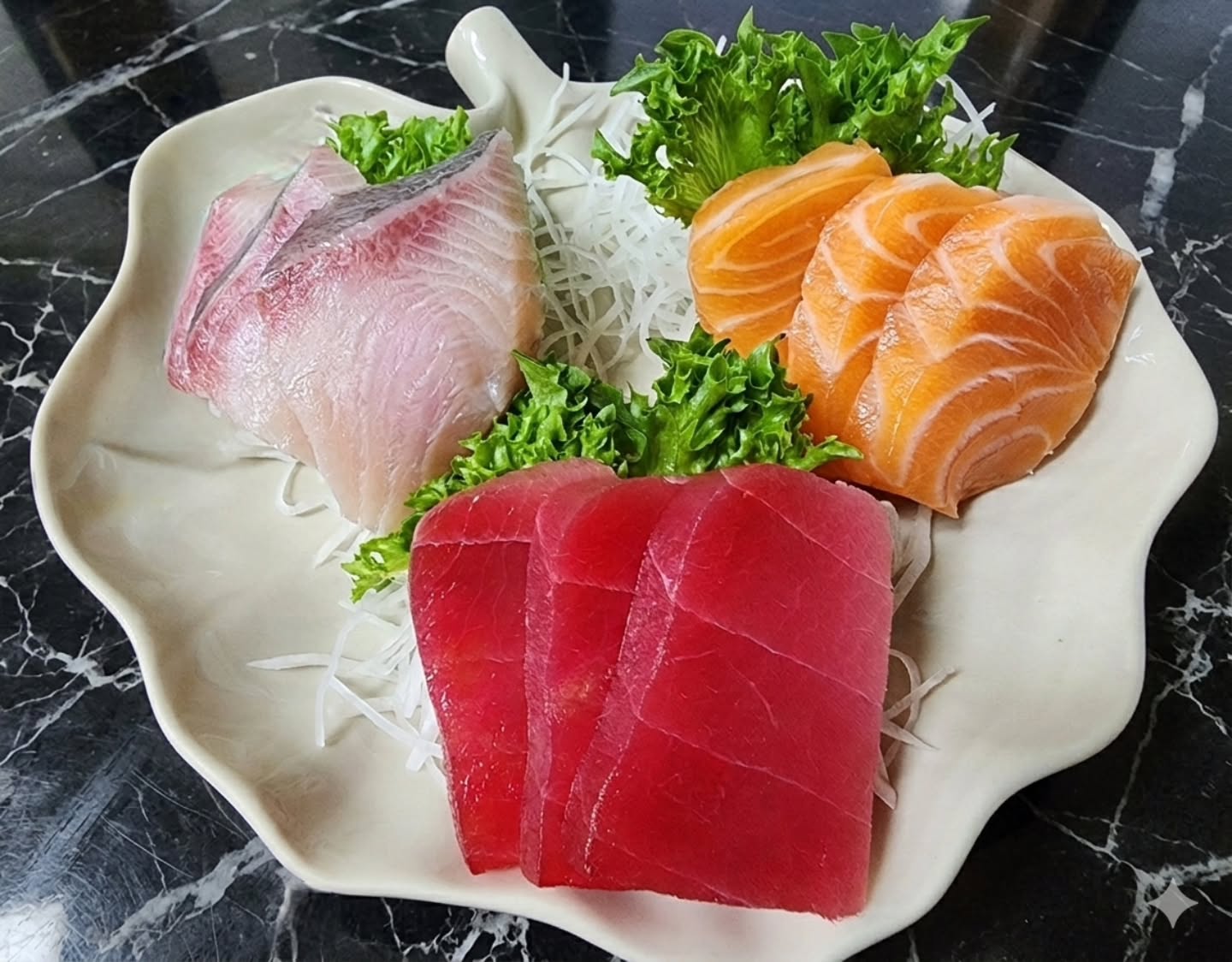 ซาซิมิ 🍣 

#ซาซิมิ
#อาหารญี่ปุ่น
#ปลาดิบ
#ซูชิ