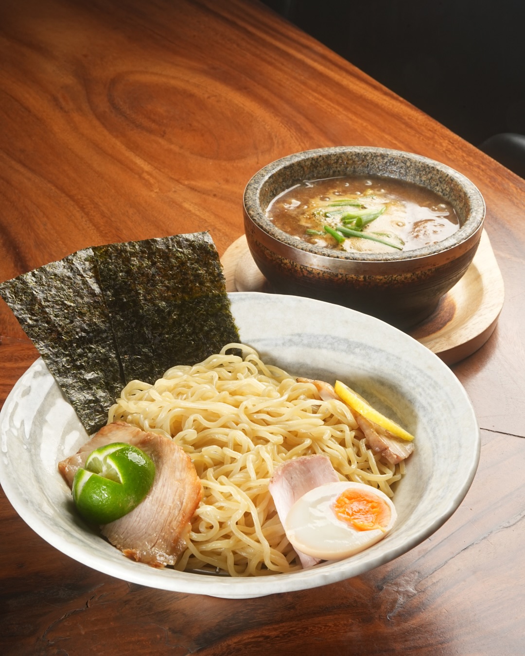🍜Rich Seafood Tsukemen🍜
A deeply flavorful dipping broth packed with the umami of seafood, paired with chewy special noodles.
Every bite delivers a rich aroma and depth of flavor.
A satisfying bowl that keeps you coming back for more.

สึเคเมงซุปปลาเข้มข้น
ซุปปลาเข้มข้นที่อัดแน่นด้วยรสอูมามิ เสิร์ฟคู่กับเส้นเหนียวนุ่มสูตรพิเศษ
ทุกคำที่จุ่มลงในซุปจะได้สัมผัสกลิ่นหอมและรสชาติที่ลึกซึ้ง
เมนูสึเคเมงที่อิ่มอร่อยจนคำสุดท้าย

#ramenbkk