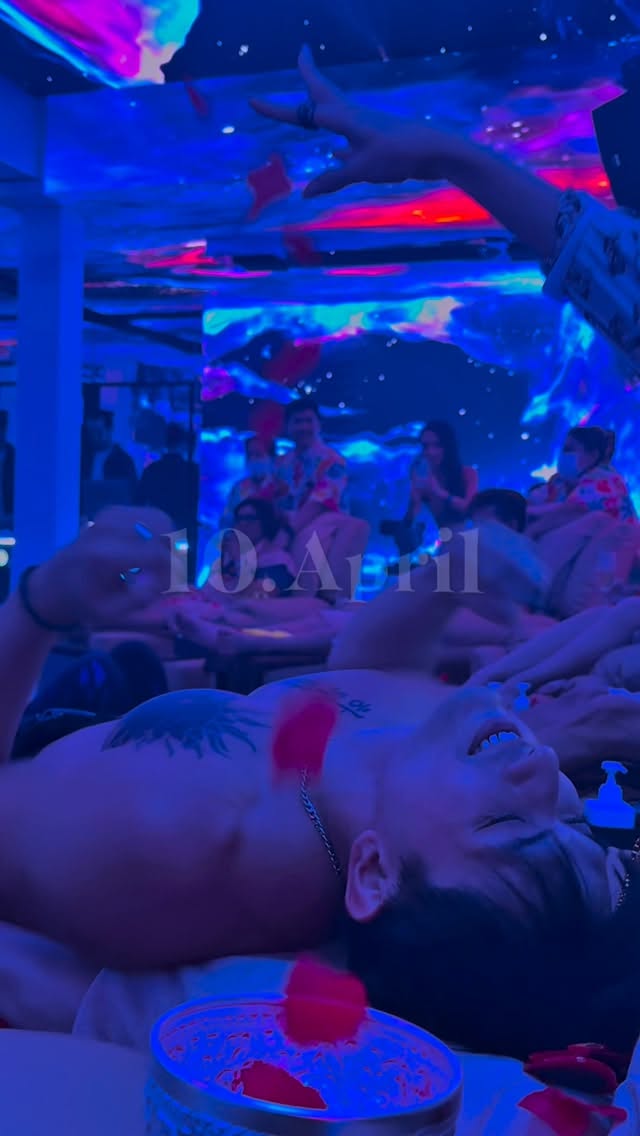 MAN’S_IN × BRADBURY
VOL. IV – Neon Dance Storm

The collaboration show is back.

A special night where dance, massage, and entertainment come together in one place.

Only 15 seats per show.

📅 10 April (Fri)
⏰ 20:00 – 21:00
⏰ 21:30 – 22:30

✨ 4-hand massage (60 min)
✨ Live entertainment show
✨ VIP exclusive experiences

Seats are limited and reservations will close once fully booked.

Book your seat early.

📍 Bradbury - Soi Sukhumvit 61
⏰ 12:00 – 0:00
#BRADBURY #massage #bangkoktrip #映えスポット #InstaWorthy