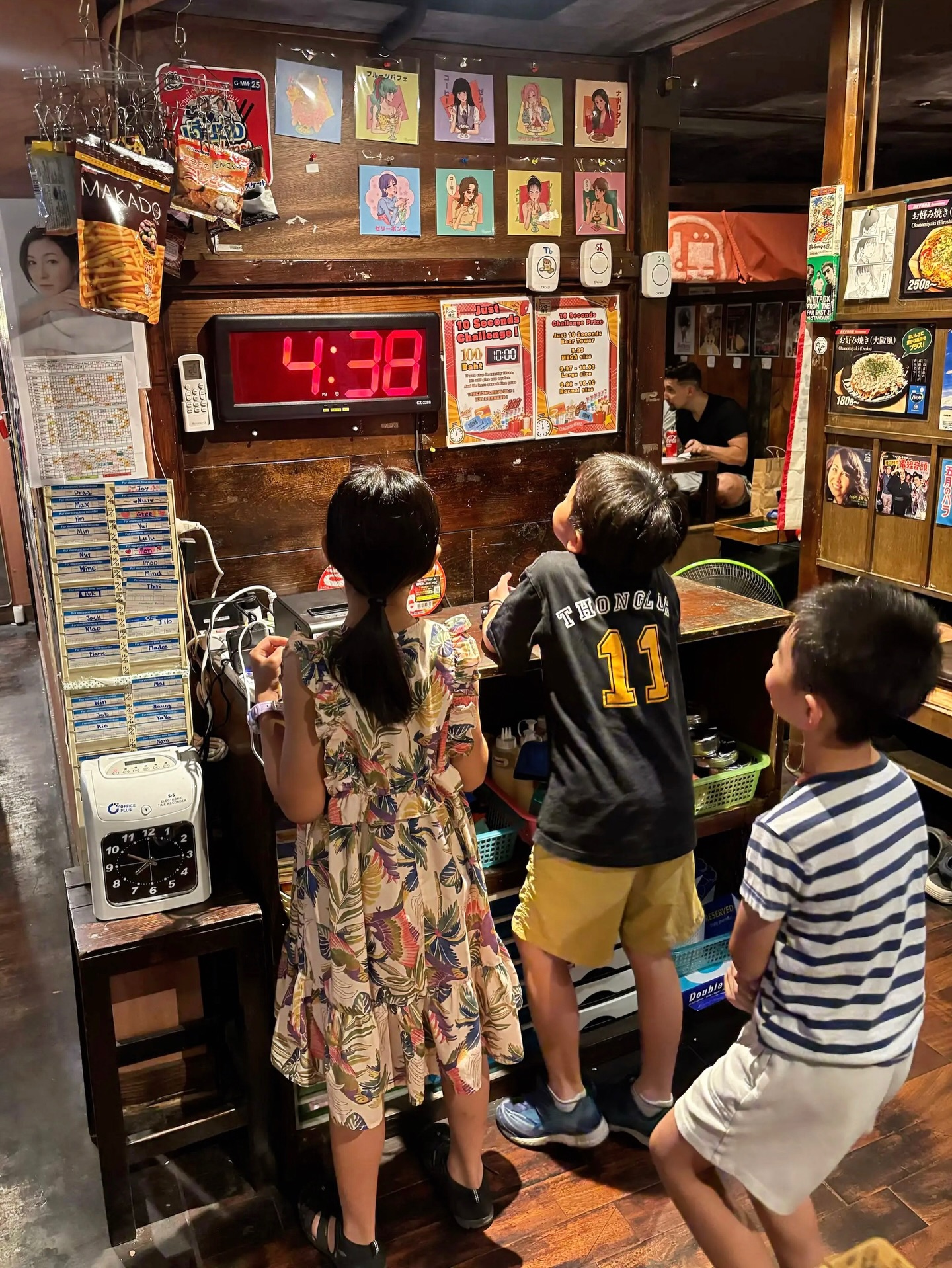 ⏰
10 Sec Challenge @ Thonglor Yokocho 🎯

เดือนนี้มาท้า 10 วินาทีกันครับ
เล่นได้ในราคาแค่ 100 Baht เท่านั้น 💯

การันตีมีรางวัลให้ทุกรอบ
ขนมญี่ปุ่นเพียบ 🇯🇵

⏱ STOP ให้ได้ 10.00

🍺 ขนาดเครื่องดื่มขึ้นอยู่กับเวลาที่คุณกด
🎯 10.00 = เบียร์ทาวเวอร์ 3 ลิตร
9.99 = MEGA size
9.97–10.03 = Large
9.90–10.10 = Normal

❌ พลาดก็ยังได้ขนมญี่ปุ่น

Only 100฿ — Everyone wins.
เจอกันที่ทองหล่อครับ

#10SecondsChallenge
#ThonglorYokocho
#BangkokNightlife
#GameNight
#ChallengeTime