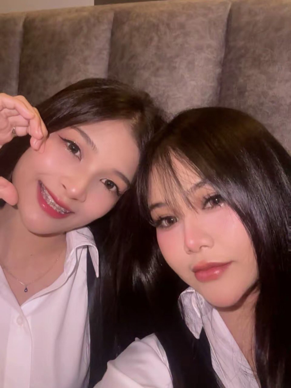 🎤✨3月も折り返し地点！新しい週の始まりを一緒に楽しみませんか？月曜日からキャストが約20名勢揃いで、皆さまをお迎えいたします😊 週の初めを元気に過ごすなら、当店がぴったりです！

ビリヤードやダーツを楽しみながら、お好きな歌を思いっきり歌っちゃいましょう🎶🎯 友達や同僚と一緒に来て、思い出に残る夜をお過ごしください。初めての方も常連の方も大歓迎です。新しい出会いや楽しいひとときを提供いたします！

予約なしでもお気軽にお越しくださいませ。みんなで楽しく飲んで、歌って、ストレスを吹き飛ばしましょう！今夜もTWENTY FOURでお待ちしております🎉

#バンコク
#カラオケバー
#ダーツ
#バンコク遊び
#ビリヤード