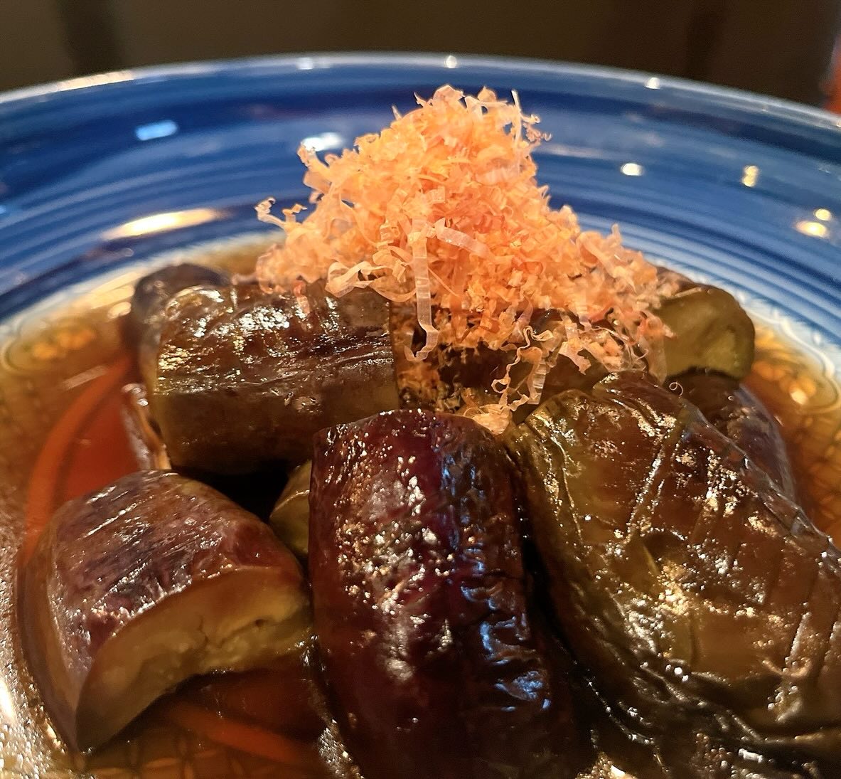 今日は華金✨
なのに… ご予約が一組…😭

目一杯お席は空いております😅
皆様のご来店お待ちしております♪

おひとりさま大歓迎！
カウンター席大人気

おばんざい、鉄板焼きメニュー
二階テーブル席、三階個室完備
一階カウンター席でもオーダー可能です

黒兵衛では
各種ご宴会のご予約承ります♪
コース1,000バーツ〜
飲み放題 300バーツor 400バーツ

二階テーブル席
三階9名様までの小宴会用個室ございます。

よろしくお願いします♪

2月もHappy hour 開催中です
17:00〜19:30

キリンビール大瓶　120B
ウィスキーハイボール　80B

Happy hour in  February❗️
17:00〜19:30
Kirin Beer Big Bottle 120B
Whisky Hi-ball 80B

#バンコク創作料理居酒屋 #バンコク日本料理店 #バンコク小料理屋 #バンコクおひとりさま #バンコク1人飲み プラカノン バンコク日本人女性スタッフ常駐 バンコクおかみさん バンコクお好み焼き屋 バンコク鉄板焼き  バンコクおばんざい  japanesefood bangkok phrakhanong japaneserestaurant reopen happyhour obanzai bangkokokonomiyaki bangkokteppanyaki