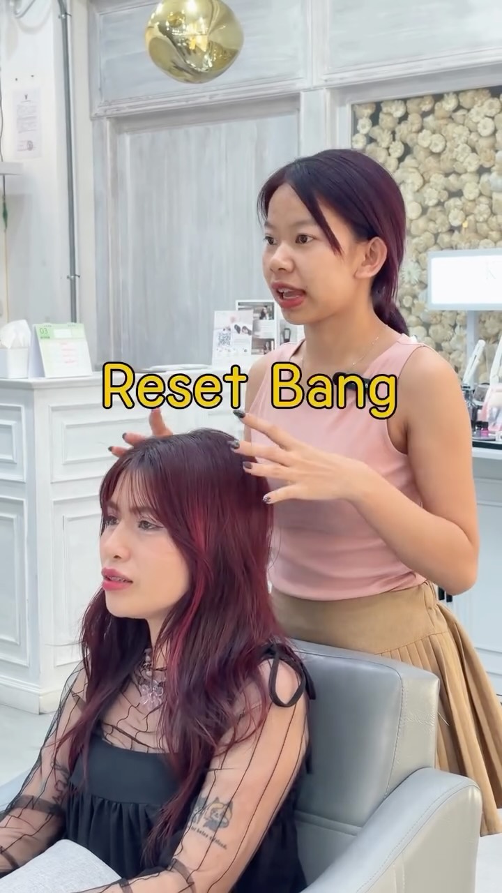 สำหรับลูกค้าที่มีปัญหาหน้าม้าแตกไม่เป็นทรง เพียงทำคอร์สนี้จะหมดปัญหาเหล่านี้ทันทีเลยค่ะ😊
📍 New Menu
Reset Bang Course

Regular price (30min.)
ราคา 1,500 บาท

With Esthetic Course
ทำร่วมกับเมนูอื่น
ราคา 1,200 บาท

แพ็กเกจ 2 ครั้ง
ราคา 1,800 บาท
(สามารถใช้บริการได้ 2 ครั้ง ภายใน 1 เดือน และตัดหน้าม้าฟรี)

ปรึกษาผ่าน LINE
สามารถปรึกษาได้ตลอดเวลา (ฟรี)

※แนะนำสำหรับผู้ที่
หน้าม้าแตกง่าย มีขวัญผมด้านหน้า
ทำให้จัดทรงหน้าม้ายาก
หรือผู้ที่ต้องการให้หน้าม้าจัดทรงง่าย
เพียงแค่ไดร์ผมก็สวย!
______________

REGULAR PRICE (30 MIN)

Regular price 1,500 Baht

With Esthetic Course
1,200 Baht when combined with other services

2-TIME PACKAGE
1,800 Baht
(Can be used twice within 1 month and bang cut is free)

CONSULT ON LINE
You can consult on LINE anytime (Free)

#glossbangles #resetbang #前髪パーマ #ร้านทำผมทองหล่อ