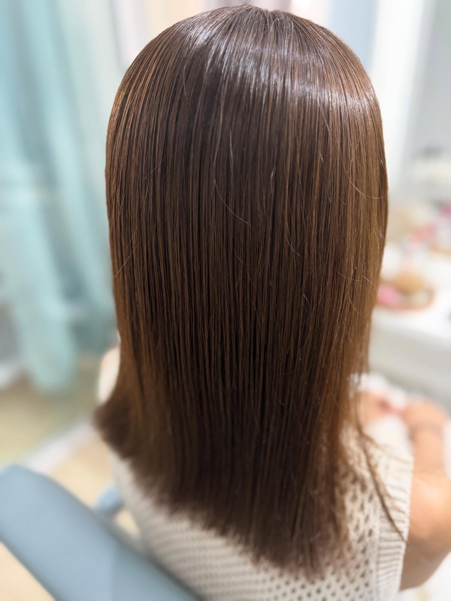 うねって広がるくせ毛さんには酸性ストレートがオススメです🙆‍♀️