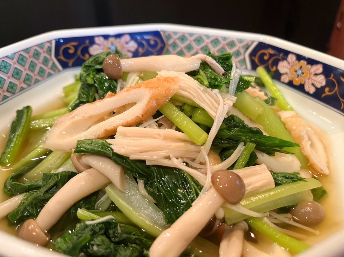 本日、個室以外はまだまだお席空いております😄
皆様のご来店お待ちしております♪

おひとりさま大歓迎！
カウンター席大人気

おばんざい、鉄板焼きメニュー
二階テーブル席、三階個室完備
一階カウンター席でもオーダー可能です

黒兵衛では
各種ご宴会のご予約承ります♪
コース1,000バーツ〜
飲み放題 300バーツor 400バーツ

二階テーブル席
三階9名様までの小宴会用個室ございます。

よろしくお願いします♪

3月もHappy hour 開催中です
17:00〜19:30

キリンビール大瓶　120B
ウィスキーハイボール　80B

Happy hour in  March❗️
17:00〜19:30
Kirin Beer Big Bottle 120B
Whisky Hi-ball 80B

#バンコク創作料理居酒屋 #バンコク日本料理店 #バンコク小料理屋 #バンコクおひとりさま #バンコク1人飲み プラカノン バンコク日本人女性スタッフ常駐 バンコクおかみさん バンコクお好み焼き屋 バンコク鉄板焼き  バンコクおばんざい  japanesefood bangkok phrakhanong japaneserestaurant reopen happyhour obanzai bangkokokonomiyaki bangkokteppanyaki