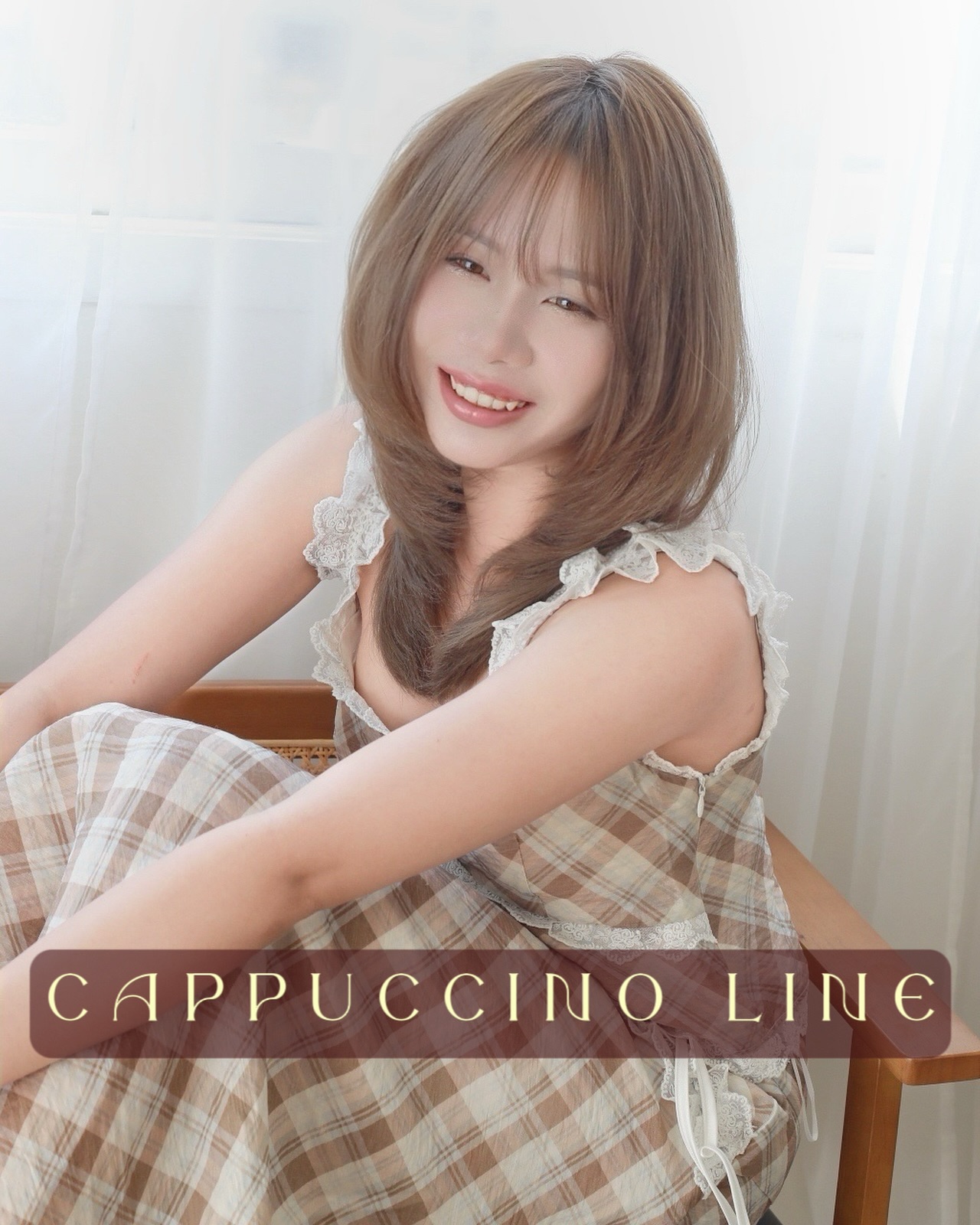 Cappuccino Brownie
สีน้ำตาลนมละมุน ให้ลุคอบอุ่น นุ่มนวล ดูแพง

CAPPUCCINO LINE
ไม่ว่าจะเป็นสไตล์ไหน
ก็เข้ากันได้อย่างลงตัว
เผยความเป็นตัวคุณอย่างเป็นธรรมชาติ
พร้อมเริ่มต้นลุคใหม่ที่ดูสดใส

สูตร “Milky Blend”
เพื่อสีผมโทนอุ่นที่นุ่มละมุนและเงางาม

ออกแบบมาให้เข้ากับสีโทนขาว (White Color)
ช่วยผสมผสานโทนอุ่นและโทนเย็นได้อย่างสมดุล
แม้เส้นผมที่ผ่านการทำเคมีหลากหลาย
ก็ยังดูนุ่มลื่น เงางาม และเป็นธรรมชาติ

✔ สีติดสวย แต่ไม่ทำให้ผมดูหมองคล้ำ
✔ ลดการสะสมของสีที่ทำให้ผมแข็งกระด้าง
✔ ให้ผมดูเรียบเนียน สุขภาพดีอย่างเป็นธรรมชาติ

เปลี่ยนลุคของคุณให้ดูนุ่มละมุน
พร้อมประกายเงางามอย่างเป็นธรรมชาติในทุกมุมมอง 💫

🚘 ฟรีที่จอดรถ
👇🏻
Booking : 📕
Line oa @cyanbkk
Tel. 020092616
  0622922841
Open hours :⏰
Everyday 9.30-18.30 น.

#japanesesalon #japanesehair #tokyohair
#japanesehaircolor #ashhair beigehair
haircolor bangkoksalon ร้านทำผมสไตล์ญี่ปุ่น
hairtransformation ร้านทำผมทองหล่อ

バンコク美容室  トンロー美容室  日本人美容師 日本式ヘアサロン 透明感カラー
アッシュカラー ベージュカラー 外国人風カラー ThonglorSalon bangkokjapanesesalon