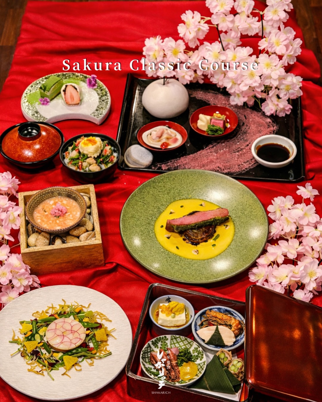 🌸 桜クラシックコース

蛤や旬の鮮魚、鴨ロースなど、春の食材を気軽に楽しめるおまかせコース。
バランスよく仕上げた、季節を感じる内容です。

初めての方やカジュアルなご会食にもおすすめです。

桜クラシックコース
1,800 Baht++（お一人様）

ご予約・お問い合わせはプロフィールのLINEまたはお電話より承ります。

————————
🌸 Sakura Classic Course

A seasonal omakase course featuring spring ingredients such as hamaguri clam, fresh sashimi and roasted duck.

A well-balanced course perfect for a casual yet refined dining experience.

Sakura Classic Course
1,800 Baht++ per person

For reservations or inquiries, please contact us via LINE on our profile or by phone.

————————
🌸 ซากุระคลาสสิกคอร์ส

คอร์สโอมากาเสะฤดูใบไม้ผลิ
ประกอบด้วยหอยฮามะกุริ ซาชิมิสด และเนื้อเป็ดอบ

คอร์สที่สมดุล เหมาะสำหรับมื้อสบายๆ

Sakura Classic Course
1,800 บาท++ ต่อท่าน

สำรองที่นั่งได้ทาง LINE ในโปรไฟล์ หรือโทรศัพท์

#Shakarich #Omakase #SakuraOmakase #BangkokDining #JapaneseRestaurant Washoku BangkokFood SeasonalMenu OmakaseBangkok SpringSpecial