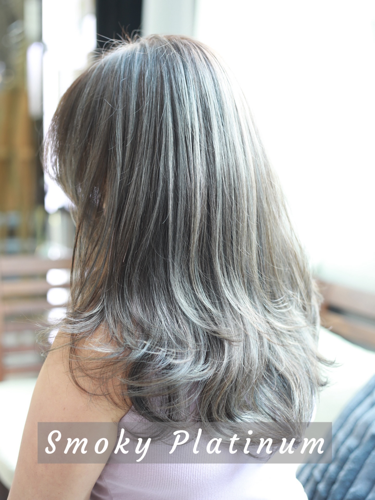 Smoky Platinum
By stylist : FAH

We use High quality products from Japan 

🚘 ฟรีที่จอดรถ
👇🏻
Booking : 📕
Line oa @cyanbkk
Tel. 020092616
  0622922841
Open hours :⏰
Everyday 9.30-18.30 น.

#japanesesalon #japanesehair #tokyohair
#japanesehaircolor #ashhair beigehair
haircolor bangkoksalon ร้านทำผมสไตล์ญี่ปุ่น
hairtransformation ร้านทำผมทองหล่อ

バンコク美容室  トンロー美容室  日本人美容師 日本式ヘアサロン 透明感カラー
アッシュカラー ベージュカラー 外国人風カラー ThonglorSalon bangkokjapanesesalon