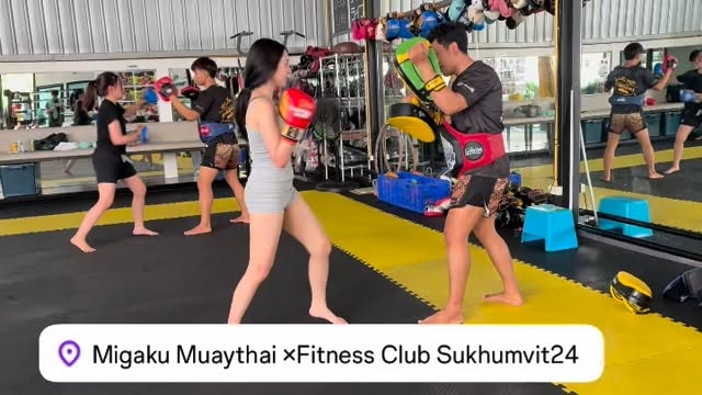 Group Lesson
Pad training — punches & kicks.
Train at your level, from beginner to advanced.

ซ้อมมิต ปล่อยหมัดและเตะ
ฝึกได้ตามระดับของคุณ ตั้งแต่เริ่มต้นจนถึงระดับสูงครับ

#ลดน้ำหนัก #ฟิตเนส #มวยไทย #muaythai #thaiboxing