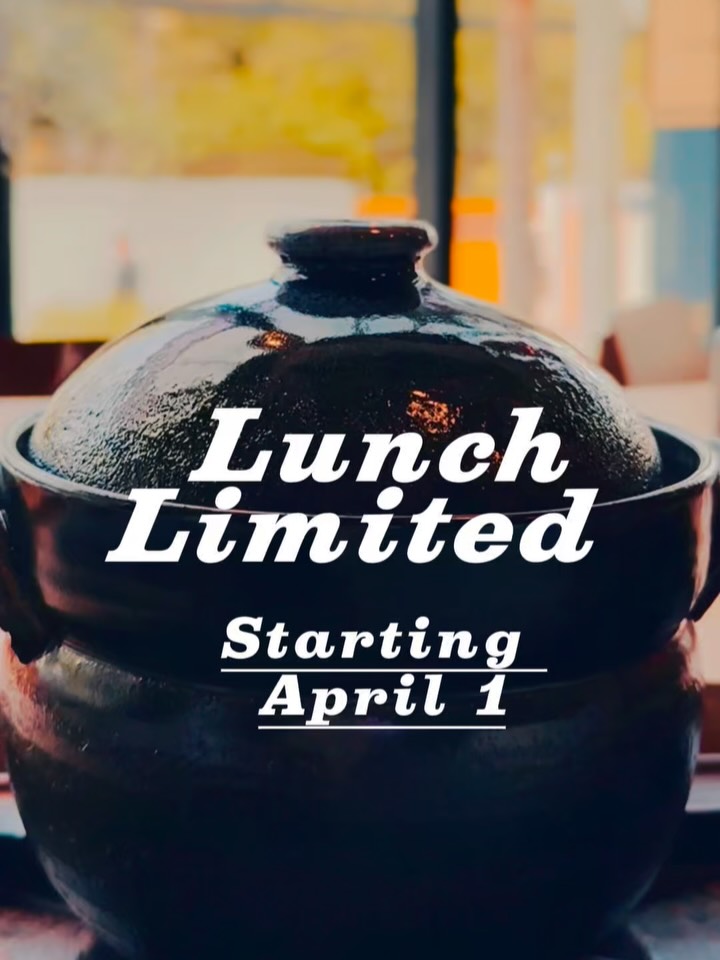 เริ่มวันที่ 1 เมษายน

“Yaki Onigiri Lunch”

เซ็ตอาหารกลางวันสไตล์ญี่ปุ่น
ที่มีข้าวปั้นย่างหอมๆ 3 แบบเป็นหลัก
เสิร์ฟพร้อมชาวันมูชิเย็น ซาชิมิ และเครื่องเคียงต่างๆ

พร้อมให้คุณเลือกเมนูหลัก
ที่ย่างด้วยเตาถ่านตามความชอบ

⸻

มีให้เลือก 2 แบบ
Standard / Premium

【Standard】780THB〜
เมนไทโกะ
มิโสะเนื้อ + ไข่แดงดองโชยุ + ชีส
ข้าวปั้นย่างสำหรับโอฉะสึเกะ

【Premium】1400THB〜
อูนิ + คาเวียร์
ไข่แดงดองโชยุ + ทรัฟเฟิล
ปลาไหล

⸻

【จองล่วงหน้าอย่างน้อย 1 วัน】
กรุณาเลือก Standard หรือ Premium ตอนทำการจอง
※ เมนูหลักสามารถเลือกได้ในวันจริง

Starting April 1

“Yaki Onigiri Lunch”

A Japanese-style lunch set centered around
three types of freshly grilled onigiri,
served with chilled chawanmushi, sashimi,
and a selection of seasonal side dishes.

You can also choose your preferred main dish,
grilled over charcoal to your liking.

⸻

Available in 2 options
Standard / Premium

【Standard】from 780 THB
Mentaiko
Meat miso + marinated egg yolk + cheese
Grilled onigiri for ochazuke

【Premium】from 1400 THB
Uni + caviar
Marinated egg yolk + truffle
Eel

⸻

Reservation required (1 day in advance)
Please select Standard or Premium when booking
Main dish can be chosen on the day

4月1日スタート

「焼きおにぎりランチ」

香ばしく焼き上げた3種の焼きおにぎりを中心に、
冷製茶碗蒸しやお刺身、小鉢などを合わせた
和のランチセットをご用意いたしました。

さらに、炭火で焼き上げるメインのおかずも
お好みでお選びいただけます。

⸻

スタンダード / プレミアムの2種

【スタンダード】780THB〜
明太子
肉味噌＋卵黄醤油漬け＋チーズ
お茶漬け用 焼きおにぎり

【プレミアム】1400THB〜
雲丹＋キャビア
卵黄醤油漬け＋トリュフ
鰻

⸻

【前日までの予約限定】
ご予約の際に「スタンダード」または「プレミアム」をお選びください。
※メインのおかずは当日お選びいただけます。

#bangkokfoodies #bangkokrestaurant #bangkokrobatayaki #bangkokseafood