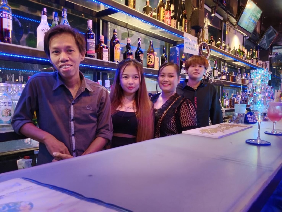Good drinks, good food and great vibes too. Come join us at Woodball Pattaya for an amazing time. We have a rooftop bar with a beautiful view and our main lounge with non stop karaoke fun! See you soon! 🫶
Our bar can be easily found on Walking Street. 😉