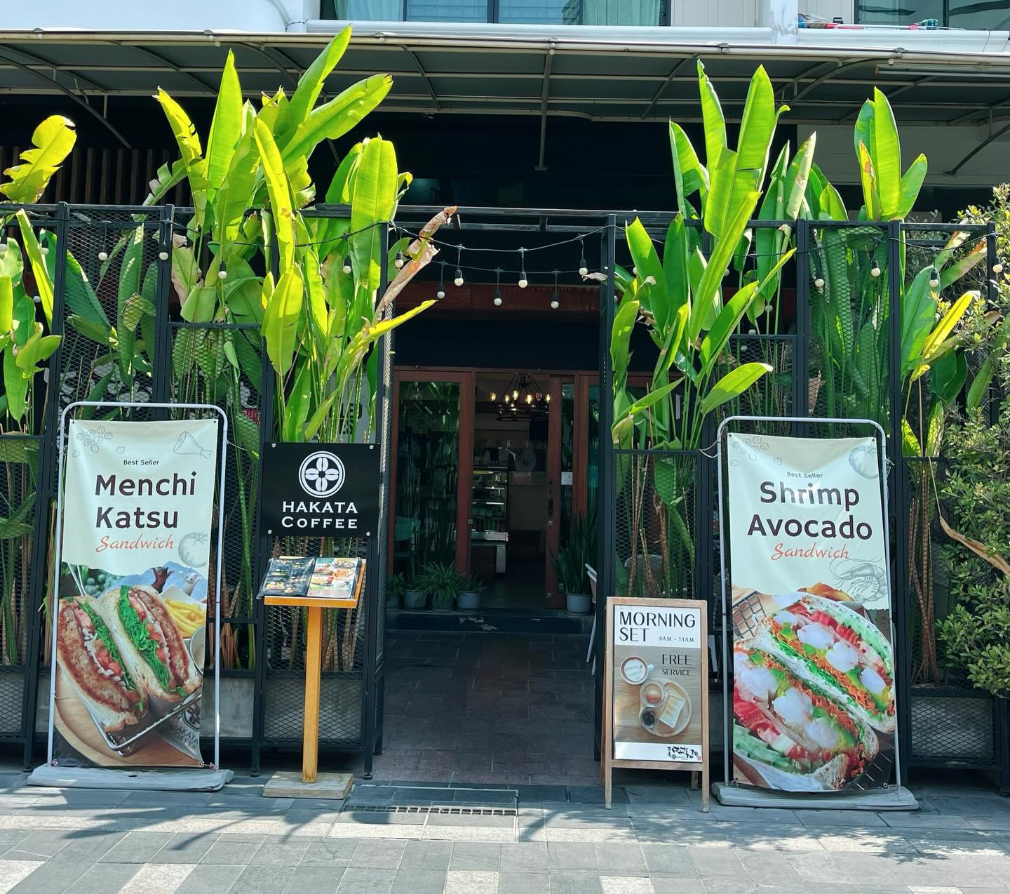 ☀️เปิดร้านตอนเช้าแล้วค่าา~
☕️แวะเติมพลังดีๆ กับกาแฟหอมๆ 
 🥪🥪และแซนด์วิช
สุดฟินได้ที่ Hakata Coffee

เมนูฮิตพร้อมเสิร์ฟ
• Menchi Katsu Sandwich
• Shrimp Avocado Sandwich
Morning Set 8.00 - 11.00 %.
เริ่มต้นวันใหม่แบบอร่อยและสดชื่นไปด้วยกัน
นะคะ
#เปิดร้านแล้ว #คาเฟ่ยามเช้า
#BreakfastTime #hakatacoffee