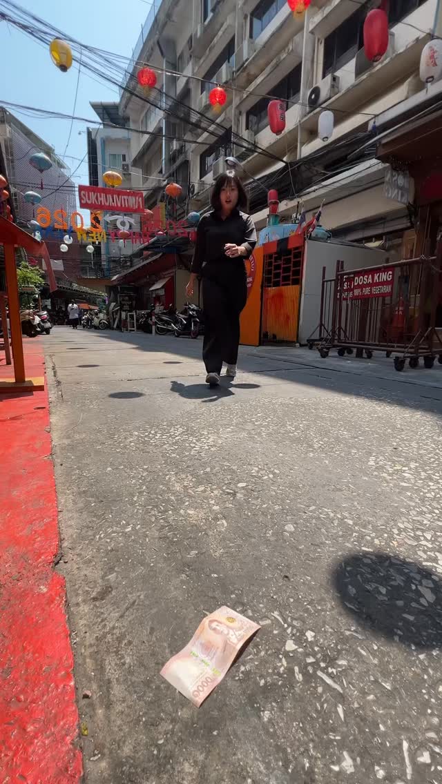 POV: when you pick up money in front of yakiniku restaurant in near by BTS NANA.
#yakinikukemuri #yakinikubkk