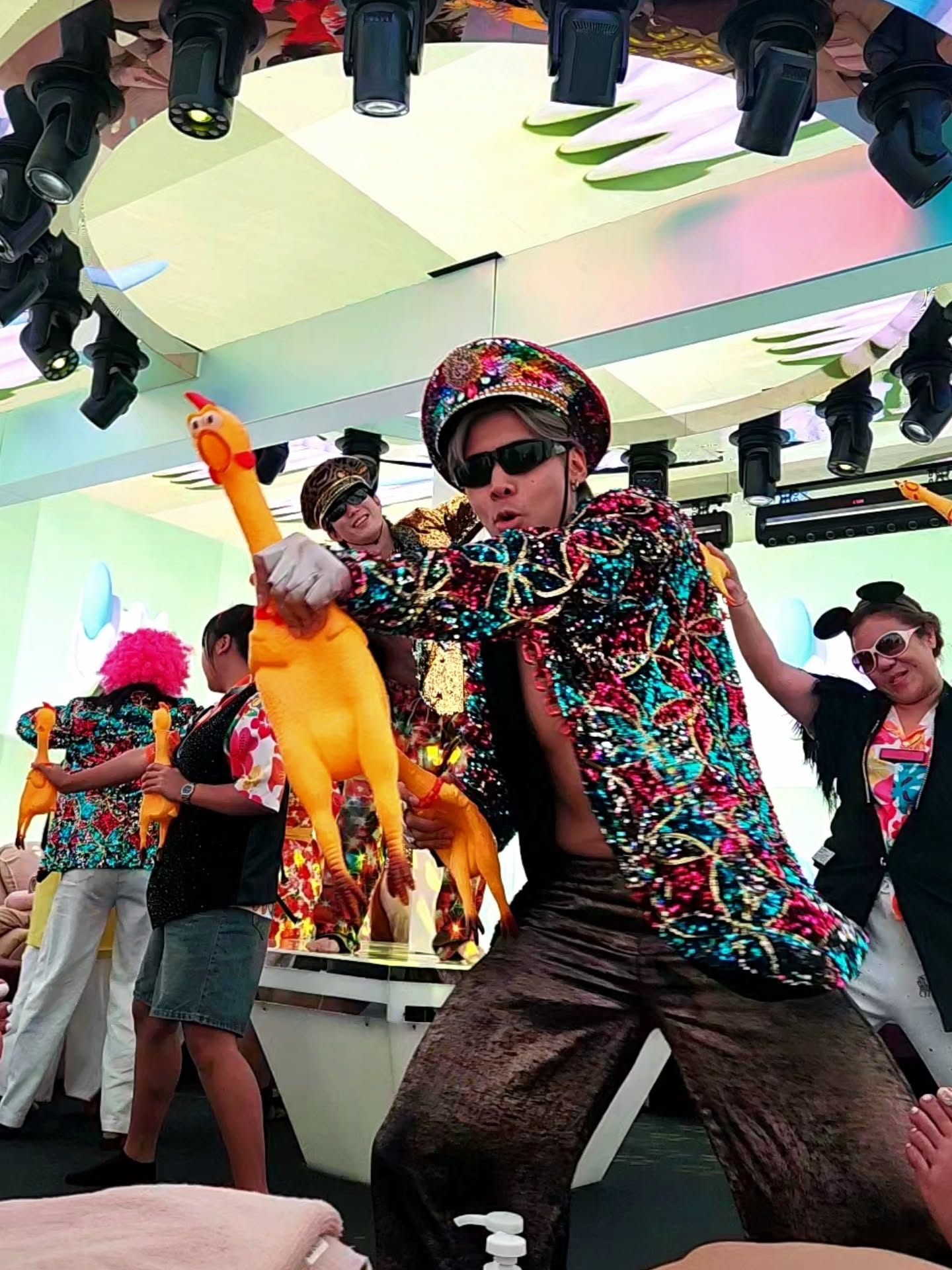 Introducing the absolute coolest on stage: 

Title! ✨🕶️

​Title brings the raw energy and sharp moves of true Hip Hop style to our show! 
His incredible rhythm, powerful body control, and pure swag create an unstoppable vibe. 
When Title starts to flow, the whole room feels the heat🌌🔥🕺

​You won’t be able to keep your eyes off him—this is real entertainment! 🙌🏆

#BradburyMassage  #BangkokNightlife #Showtime #instaworthy