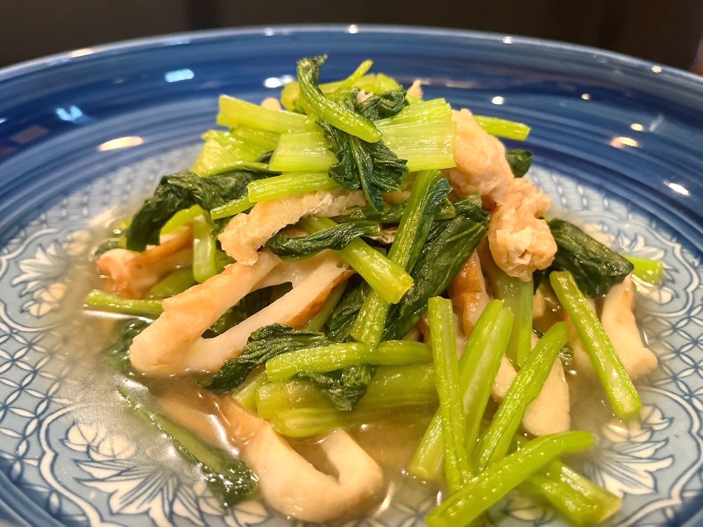 本日も絶賛営業中です
皆様のご来店お待ちしております♪

おひとりさま大歓迎！
カウンター席大人気

おばんざい、鉄板焼きメニュー
二階テーブル席、三階個室完備
一階カウンター席でもオーダー可能です

黒兵衛では
各種ご宴会のご予約承ります♪
コース1,000バーツ〜
飲み放題 300バーツor 400バーツ

二階テーブル席
三階9名様までの小宴会用個室ございます。

よろしくお願いします♪

3月もHappy hour 開催中です
17:00〜19:30

キリンビール大瓶　120B
ウィスキーハイボール　80B

Happy hour in  March❗️
17:00〜19:30
Kirin Beer Big Bottle 120B
Whisky Hi-ball 80B

#バンコク創作料理居酒屋 #バンコク日本料理店 #バンコク小料理屋 #バンコクおひとりさま #バンコク1人飲み プラカノン バンコク日本人女性スタッフ常駐 バンコクおかみさん バンコクお好み焼き屋 バンコク鉄板焼き  バンコクおばんざい  japanesefood bangkok phrakhanong japaneserestaurant reopen happyhour obanzai bangkokokonomiyaki bangkokteppanyaki