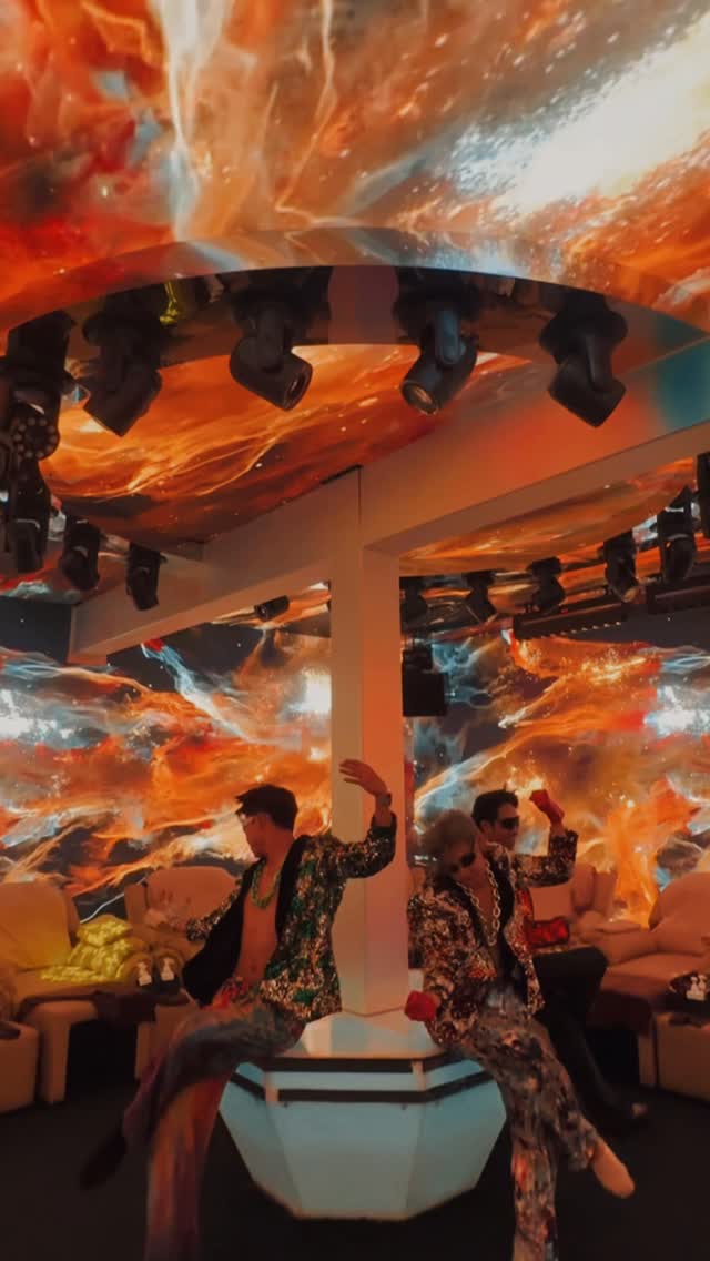 You thought it was just a massage…

Then suddenly—
lights, music, chaos everywhere.

People dancing.
Therapists vibing.
You’re still getting a massage.

I don’t even know what this place is anymore 😂

But yeah… I’m coming back.

📍 Bradbury - Soi Sukhumvit 61
⏰ 12:00 – 0:00

#BRADBURY #massage #bangkoktrip #InstaWorthy #ThailandTravel