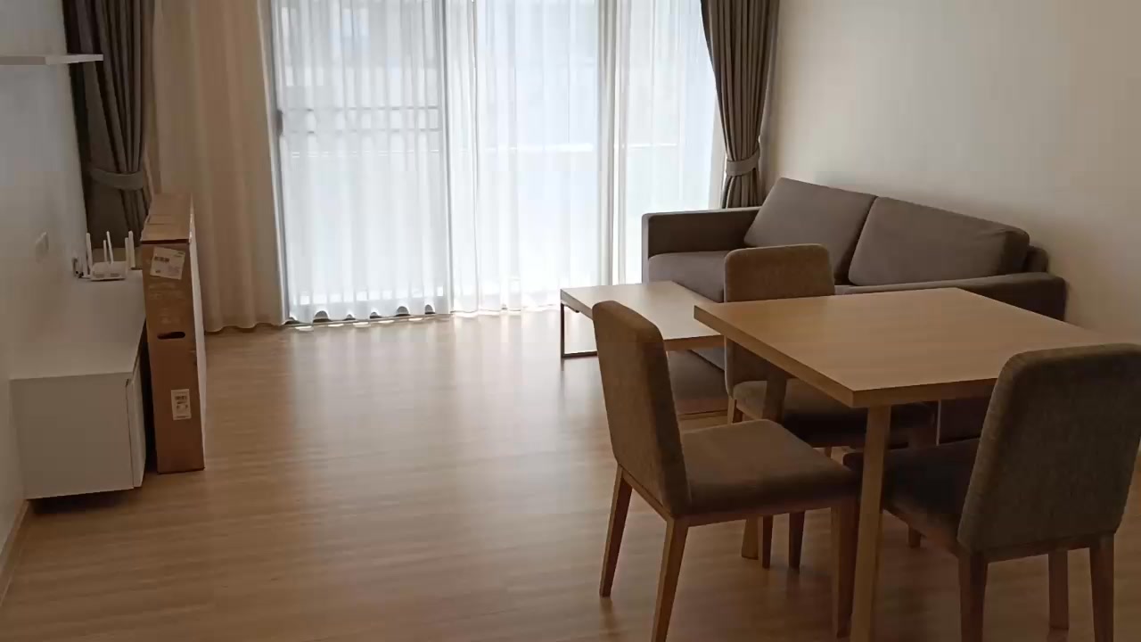 🌟新しい住まいをお探しですか？バンコク・スクンビット39にある魅力的な物件をご紹介します！✨

Azureの2ベッドルーム、広さ90㎡のこちらの素敵なお部屋が、現在月々76,000バーツでご入居可能です。シンプルで白を基調とした内装は、どこまでも明るく、心地良い時間をお過ごしいただけます🏡

また、小世帯の物件であるため、周囲は非常に静かです。落ち着いた環境で暮らしたい方にぴったり！BTSプロンポン駅に近く、利便性も抜群。サミティベート病院も近くにあり、暮らしやすさも心配いりません🚋🏥

この機会を逃さず、ご自身のライフスタイルにぴったりの住まいを見つけてみませんか？ご興味のある方は、ぜひお問い合わせください🔑
#バンコク生活
#理想の住まい
#スックンビット39
#紅樹株式会社
#小世帯物件