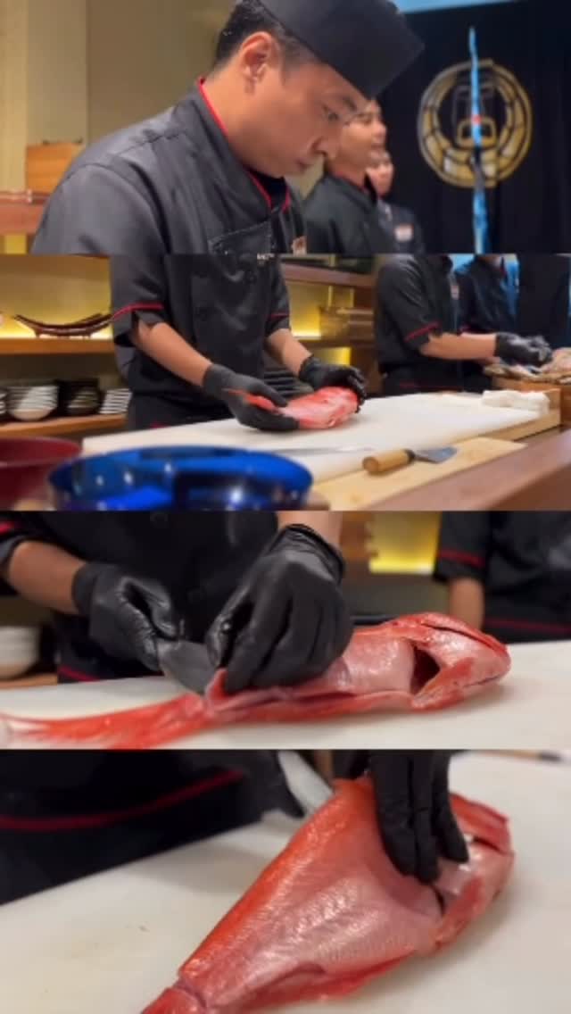 静岡県産 金目鯛

上品な脂の旨みと、繊細な味わい。
厳選した金目鯛を丁寧に仕上げた一皿です。

素材本来の美味しさをぜひご堪能ください。

ご予約・お問い合わせはプロフィールの📞又は公式LINEより承ります。

Shizuoka Kinmedai (Golden Eye Snapper)

Rich, delicate flavor with refined sweetness.
Carefully prepared to highlight the natural taste of the fish.

For reservations or inquiries, please contact us via phone or LINE on our profile.

ปลาคินเมไดจากชิซุโอกะ

รสชาติหวานนุ่ม ไขมันกำลังดี
ปรุงอย่างพิถีพิถันเพื่อดึงรสชาติของวัตถุดิบ

สำรองที่นั่งได้ทาง 📞 หรือ LINE ในโปรไฟล์

#しゃかリッチ #金目鯛 #静岡県産 #バンコク和食 #個室和食 bangkokdining japanesefood omakase finedining seasonalmenu