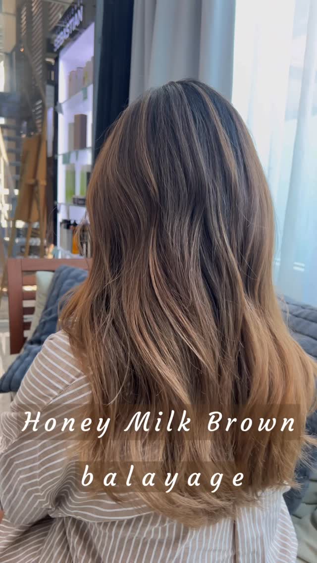 Honey Milk Brown x balayage

By stylist : SAI

We use High quality products from Japan 

🚘 ฟรีที่จอดรถ
👇🏻
Booking : 📕
Line oa @cyanbkk
Tel. 020092616
  0622922841
Open hours :⏰
Everyday 9.30-18.30 น.

#japanesesalon #japanesehair #tokyohair
#japanesehaircolor #ashhair beigehair
haircolor bangkoksalon ร้านทำผมสไตล์ญี่ปุ่น
hairtransformation ร้านทำผมทองหล่อ

バンコク美容室  トンロー美容室  日本人美容師 日本式ヘアサロン 透明感カラー
アッシュカラー ベージュカラー 外国人風カラー ThonglorSalon bangkokjapanesesalon