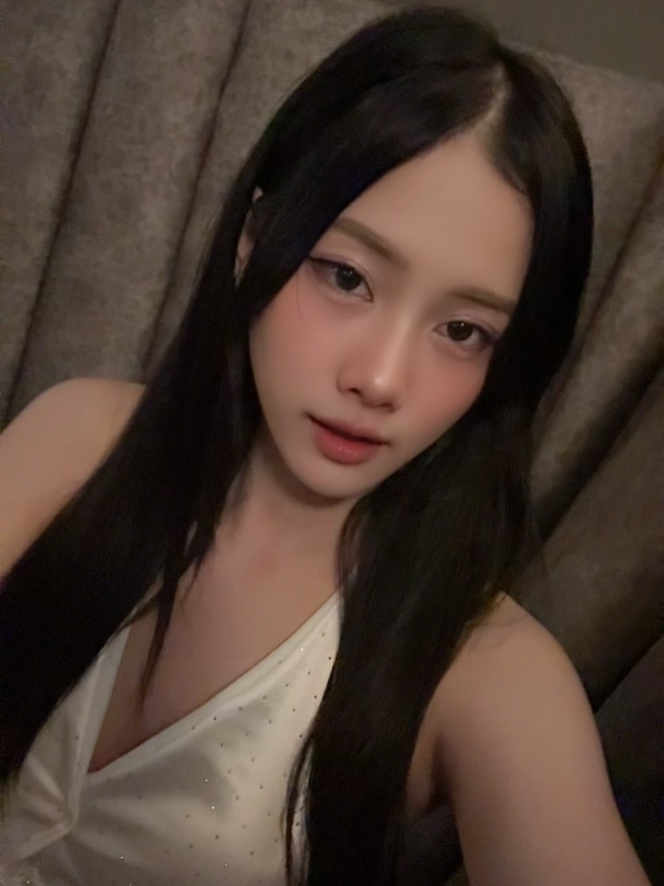 今日は三連休の最終日ですね✨皆さんはどんな素敵な過ごし方をしていますか？もしまだ何も計画がない方や、ゆっくりと休日の疲れを癒やしたい方は、ぜひ当店へお越しくださいませ🎯✨

店内にはダーツやビリヤードがあり、気軽に友人と楽しめる空間をご提供しています。それぞれのゲームでの新しい挑戦や、楽しさで思い出を残してみてはいかがでしょうか？また、日常の喧騒を離れたひとときを過ごすのにもぴったりです🌿

スタッフ一同心よりお待ちしております。今日が皆様にとって素晴らしい一日となりますように🙏✨

#Bangkok
#トンロー
#カラオケバー
#ダーツ
#バンコク遊び