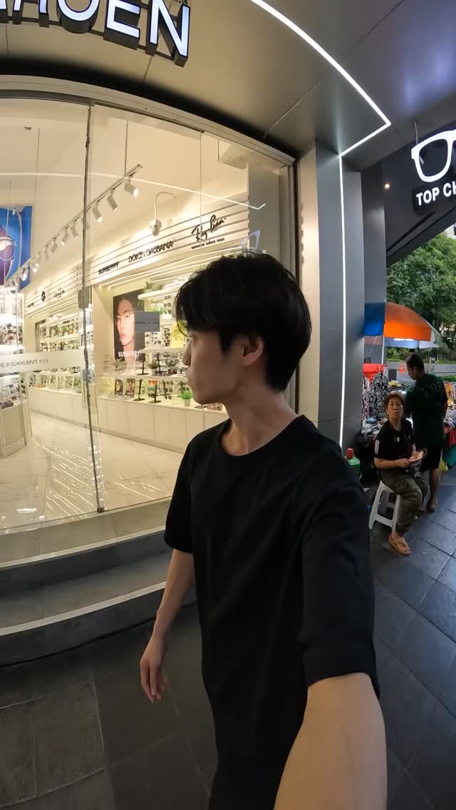 พนักงานเซเว่นแนะนำร้านราเมนอร่อยให้ผม
#ramentenyonana #ramenbkk