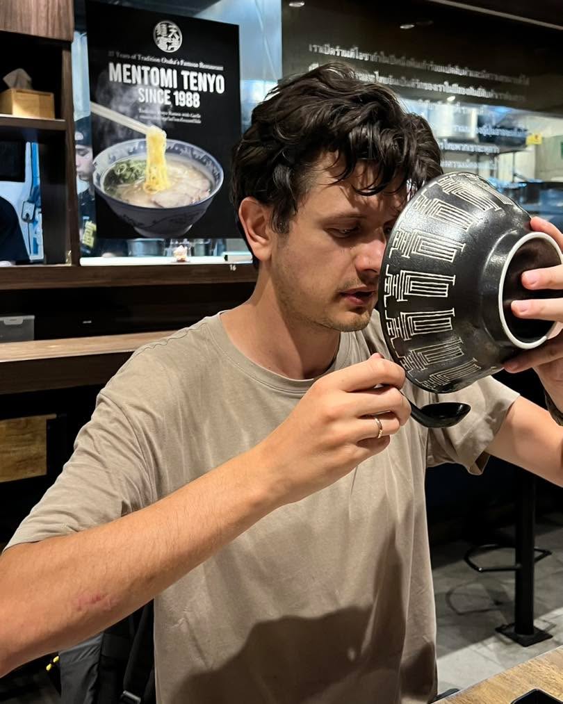 That bowl said it all.
You made our day 🍜🙏
#tonglor #ramenbkk #bangkokramen #ramenmentomi