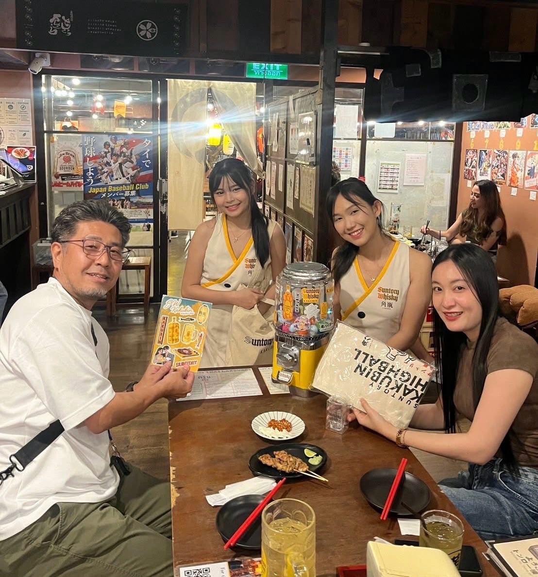 4/17-4/19
เริ่มแล้ววันนี้ 3 วันเท่านั้น🔥
โปร Suntory Kakubin สุดฮิตประจำเดือนมาแล้วครับ🥃
พลาดไม่ได้🍻
จองเลย แล้วเจอกันนะครับ♪( ´θ｀)ノ

3 DAYS STARTING TODAY🔥
Our super popular monthly Suntory Kakubin promo is ON🥃
Don’t miss it 🍻
Book now & see you soon(⌒▽⌒)

今日から3日間🔥
毎月恒例‼️大好評のサントリー角プロモ開催🥃
ご予約・ご来店ピリッとお待ちしてます（＾Ｏ＾☆♪

#thonglor #thonglor11 #トンロー横丁 #トンロー居酒屋 
#🇹🇭
