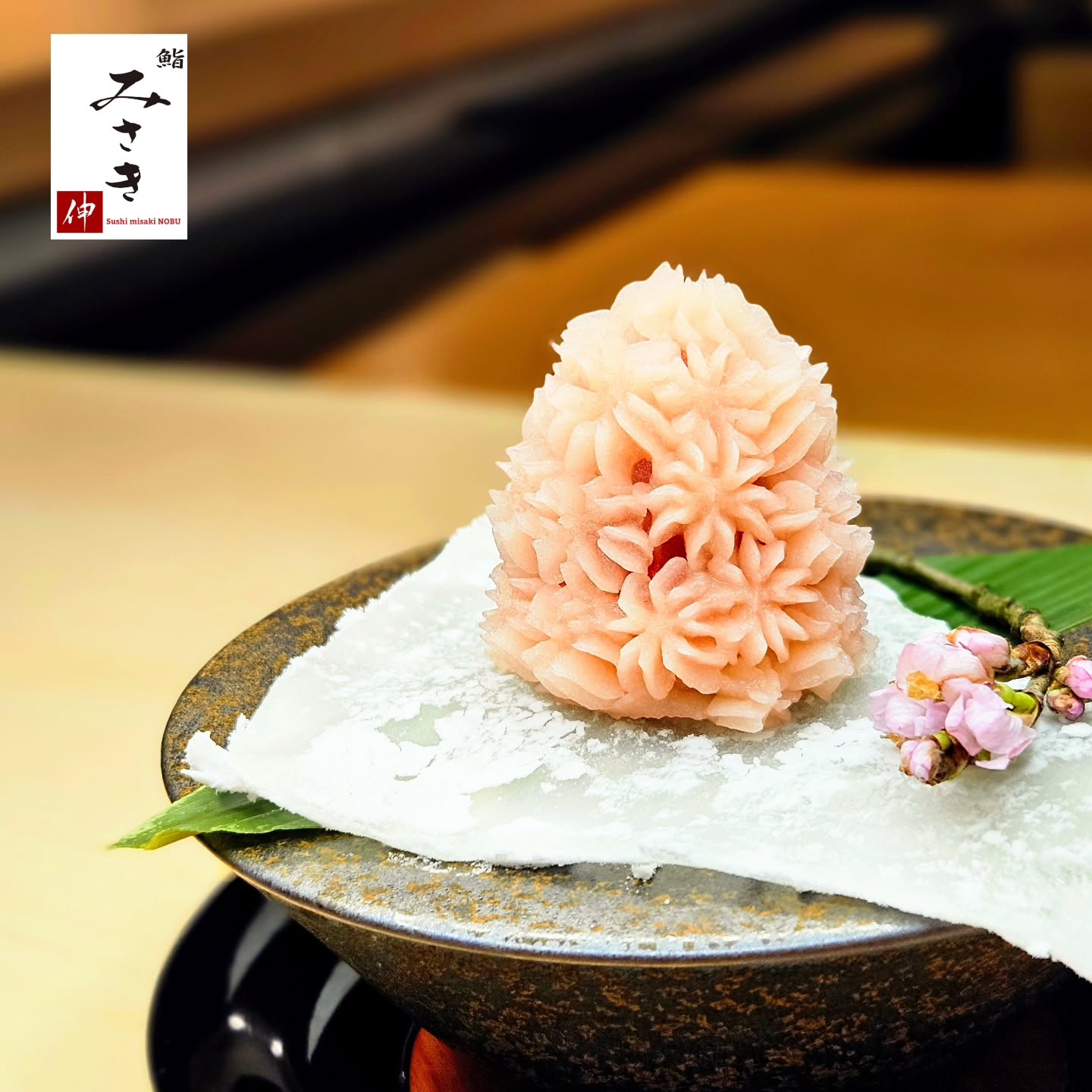 【We will be open throughout the Songkran holidays】
▷▶︎▷LINE→@sushimisakinobu▶▷

Happy songkran !!
ついにソンクランですね!!

皆様いかがお過ごしでしょうか……!!
変わらずお仕事の方もお休みの方も
皆様がご健康で幸せな1年になることを願っております！

鮨みさき伸ではソンクラン期間中も
元気に営業しております！

お料理やお鮨はもちろんのこと
当店ではデザートにも力を入れております!!

今回は【苺大福】
自家製のあんこには苺をまぜこみ
日本産の苺を綺麗に包んでおります!!

最後はつつんで大福に！
見ても食べても素晴らしい逸品に仕上がっております！

是非ともご賞味くださいませ！

なお
貸切やケータリング、
月曜日の営業にもご対応させていただきますので
お気軽にご連絡くださいませ！

Location: 
50 GMM Grammy PLACE, Sukhumvit 21 Rd. (Asoke), Khlongtoeinuea,Wattana, Bangkok 10110, Thailand

Sushi Misaki Nobu (GMM grammy place BF1)
chef 【NOBU】

Reservation: 
Sushi Misaki Nobu/062-495-2386

Dine-in time: 
12:00-lunch time open
17:00-dinner time open
※anytime customer choose reservation time
close 22:00
close every Monday

menu:
1.standard course 4000THB
2.special course 6000THB
3.Premium course 8000THB

#sushimisaki
#sushimisakinobu
#鮨みさき
#鮨みさき伸
#バンコク
おまかせ
Bangkok
omakase
sushi
鮨
寿司
タイ
Thailand
デート
接待