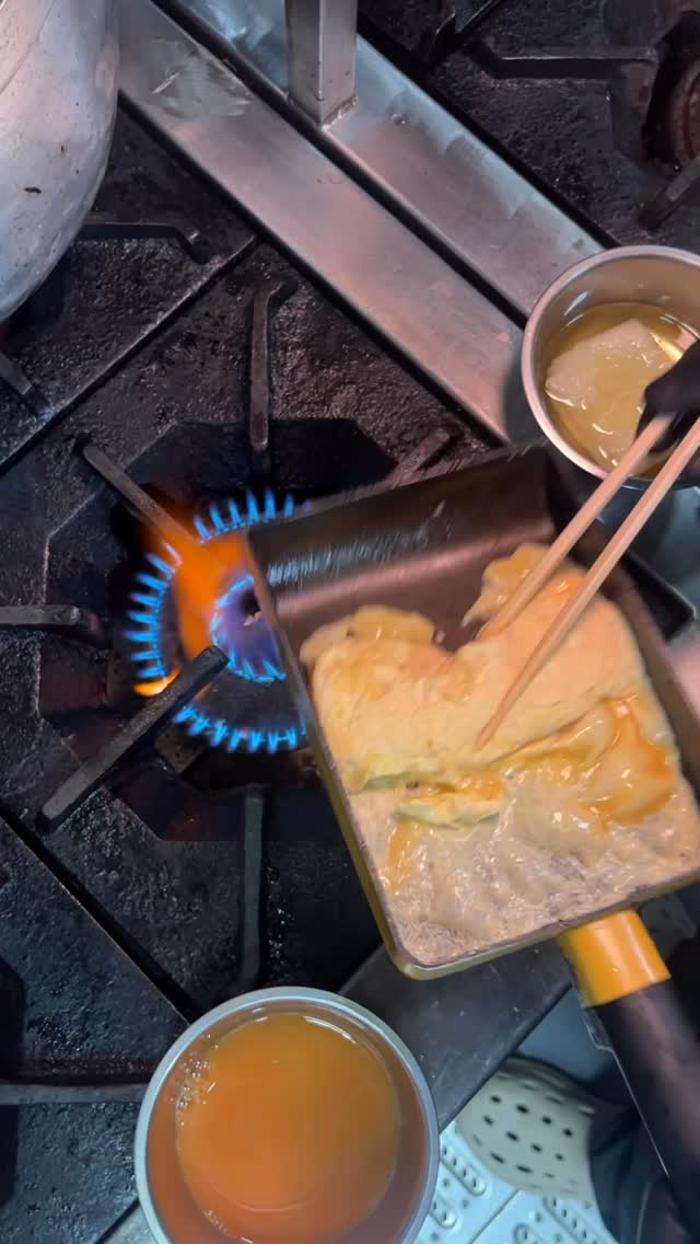 ソンクラーン期間中も休まず営業しております。

ランチ 11:00–17:00（L.O.16:00）

ご予約・お問い合わせはプロフィールの📞又は公式LINEより承ります。

Open throughout Songkran holiday.

Lunch 11:00–17:00 (Last order 16:00)

For reservations or inquiries, please contact us via phone or LINE on our profile.

เปิดให้บริการช่วงสงกรานต์ตามปกติ

มื้อกลางวัน 11:00–17:00 (รับออเดอร์สุดท้าย 16:00)

สำรองที่นั่งได้ทาง 📞 หรือ LINE ในโปรไฟล์