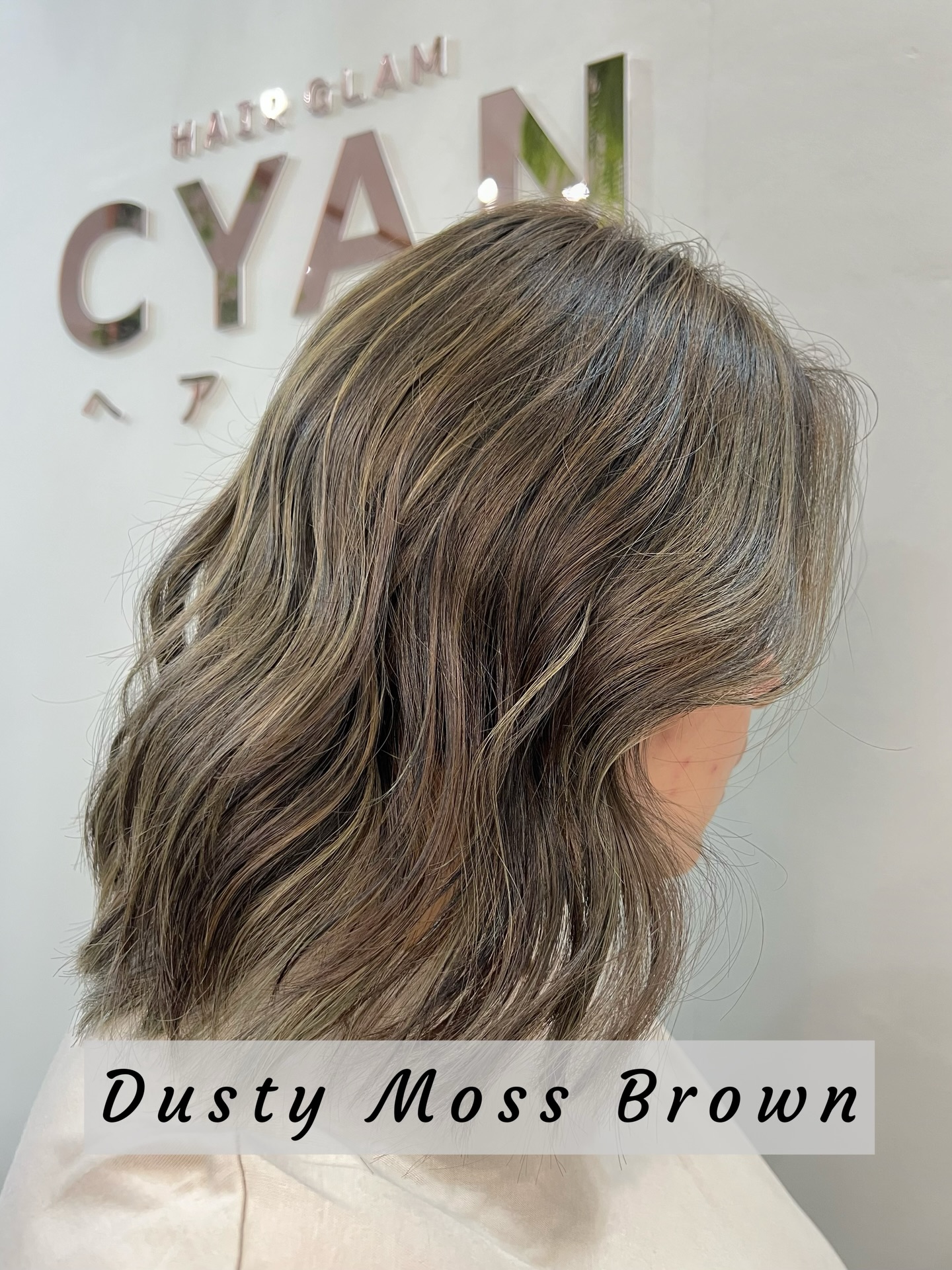 Dusty Moss Brown

By stylist : SAI

We use High quality products from Japan 

🚘 ฟรีที่จอดรถ
👇🏻
Booking : 📕
Line oa @cyanbkk
Tel. 020092616
  0622922841
Open hours :⏰
Everyday 9.30-18.30 น.

#hairsalonbangkok  #hairsalon #japanesesalon #japanesehair #tokyohair
japanesehaircolor ashhair beigehair
haircolor bangkoksalon ร้านทำผมสไตล์ญี่ปุ่น
hairtransformation ร้านทำผมทองหล่อ

バンコク美容室  トンロー美容室  日本人美容師 透明感カラー
アッシュカラー ベージュカラー 外国人風カラー ThonglorSalon bangkokjapanesesalon
