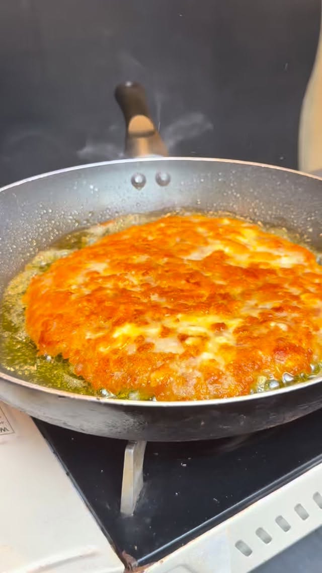 CHICKEN galette🐥

Location:
6, 5 Soi Phrom Si 1, Khlong Tan Nuea, Watthana, Bangkok 10110 

Reservation:
02-662-7899

Dine-in time:
17:00〜0:00

#bangkok #japanesefood #izakaya #japaneserestaurant#居酒屋