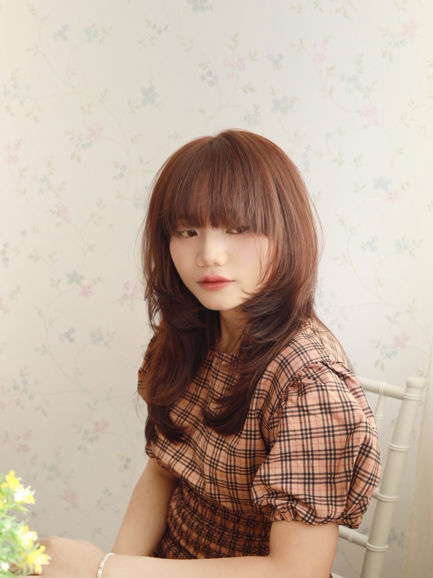 CAPPUCCINO LINE
ไม่ว่าจะเป็นสไตล์ไหน
ก็เข้ากันได้อย่างลงตัว
เผยความเป็นตัวคุณอย่างเป็นธรรมชาติ
พร้อมเริ่มต้นลุคใหม่ที่ดูสดใส

สูตร “Milky Blend”
เพื่อสีผมโทนอุ่นที่นุ่มละมุนและเงางาม

ออกแบบมาให้เข้ากับสีโทนขาว (White Color)
ช่วยผสมผสานโทนอุ่นและโทนเย็นได้อย่างสมดุล
แม้เส้นผมที่ผ่านการทำเคมีหลากหลาย
ก็ยังดูนุ่มลื่น เงางาม และเป็นธรรมชาติ

✔ สีติดสวย แต่ไม่ทำให้ผมดูหมองคล้ำ
✔ ลดการสะสมของสีที่ทำให้ผมแข็งกระด้าง
✔ ให้ผมดูเรียบเนียน สุขภาพดีอย่างเป็นธรรมชาติ

เปลี่ยนลุคของคุณให้ดูนุ่มละมุน
พร้อมประกายเงางามอย่างเป็นธรรมชาติในทุกมุมมอง 💫

🚘 ฟรีที่จอดรถ
👇🏻
Booking : 📕
Line oa @cyanbkk
Tel. 020092616
  0622922841
Open hours :⏰
Everyday 9.30-18.30 น.

#hairsalon  #hairsalonbangkok #japanesesalon #japanesehair #tokyohair
japanesehaircolor ashhair beigehair
haircolor bangkoksalon ร้านทำผมสไตล์ญี่ปุ่น
hairtransformation ร้านทำผมทองหล่อ

バンコク美容室  トンロー美容室  日本人美容師 日本式ヘアサロン 透明感カラー
アッシュカラー ベージュカラー 外国人風カラー ThonglorSalon bangkokjapanesesalon