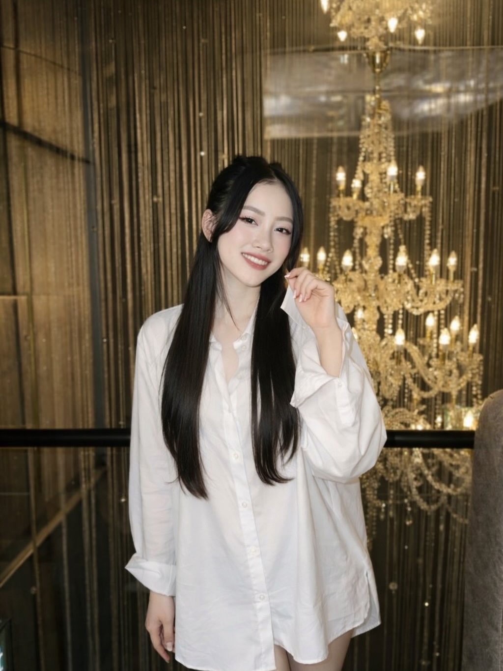 皆さん、今日からお仕事の方、お疲れ様です🍹✨週の始まりはいつもドキドキですが、一緒に楽しく乗り切りましょう！今週もどうぞよろしくお願いします。さて、バンコクも日々暑さが増してきましたね🌞 当店カラオケバーでは、涼しい空間でリフレッシュしていただけるよう、冷たいドリンクをたくさんご用意しております！

歌いたい曲を心行くまで熱唱しながら、お気に入りのドリンクで体をクールダウンしてください🎤🎶 新しい曲も続々と追加中なので、ぜひチェックしに来てくださいね🎵

お友達や同僚と一緒に、楽しいひと時をカラオケでお過ごしください🎉 お一人でも大歓迎です！涼しげな音楽と共に、心も体もリフレッシュできる空間をお届けします🎶

 🍸🎤

Everyone who is starting work today, thank you for your hard work🍹✨ The beginning of the week is always nerve-wracking, but let’s get through it together and have fun! We look forward to spending this week with you. By the way, the heat in Bangkok is increasing every day🌞 At our karaoke bar, we have plenty of cold drinks ready for you to refresh yourself in a cool space!

Cool down with your favorite drink while you sing your favorite songs to your heart’s content🎤🎶 New songs are being added one after another, so please come check them out🎵

Enjoy a fun time singing karaoke with friends or coworkers🎉 Of course, solo guests are also very welcome! We provide a space where you can refresh both your mind and body with cool music🎶

 
大家，今天开始上班的人，辛苦了🍹✨每当一周开始总是让人紧张，但让我们一起愉快地度过吧！本周也请多关照。话说，曼谷的天气也一天比一天热了呢🌞 我们的卡拉OK酒吧为大家准备了许多冰镇饮品，在清凉的空间里为您解暑、放松身心！

尽情唱你想唱的歌，同时用你喜欢的饮料为身体降温吧🎤🎶 新歌也陆续上架，欢迎随时来体验、查看🎵

和朋友、同事们一起，在卡拉OK度过一段愉快的时光🎉 也非常欢迎独自前来的朋友！我们为您带来既凉爽又舒适的音乐空间，让您的心身也都能焕然一新🎶

 
 

#Bangkok
#トンロー
#ダーツ
#バンコク遊び
#曼谷夜生活