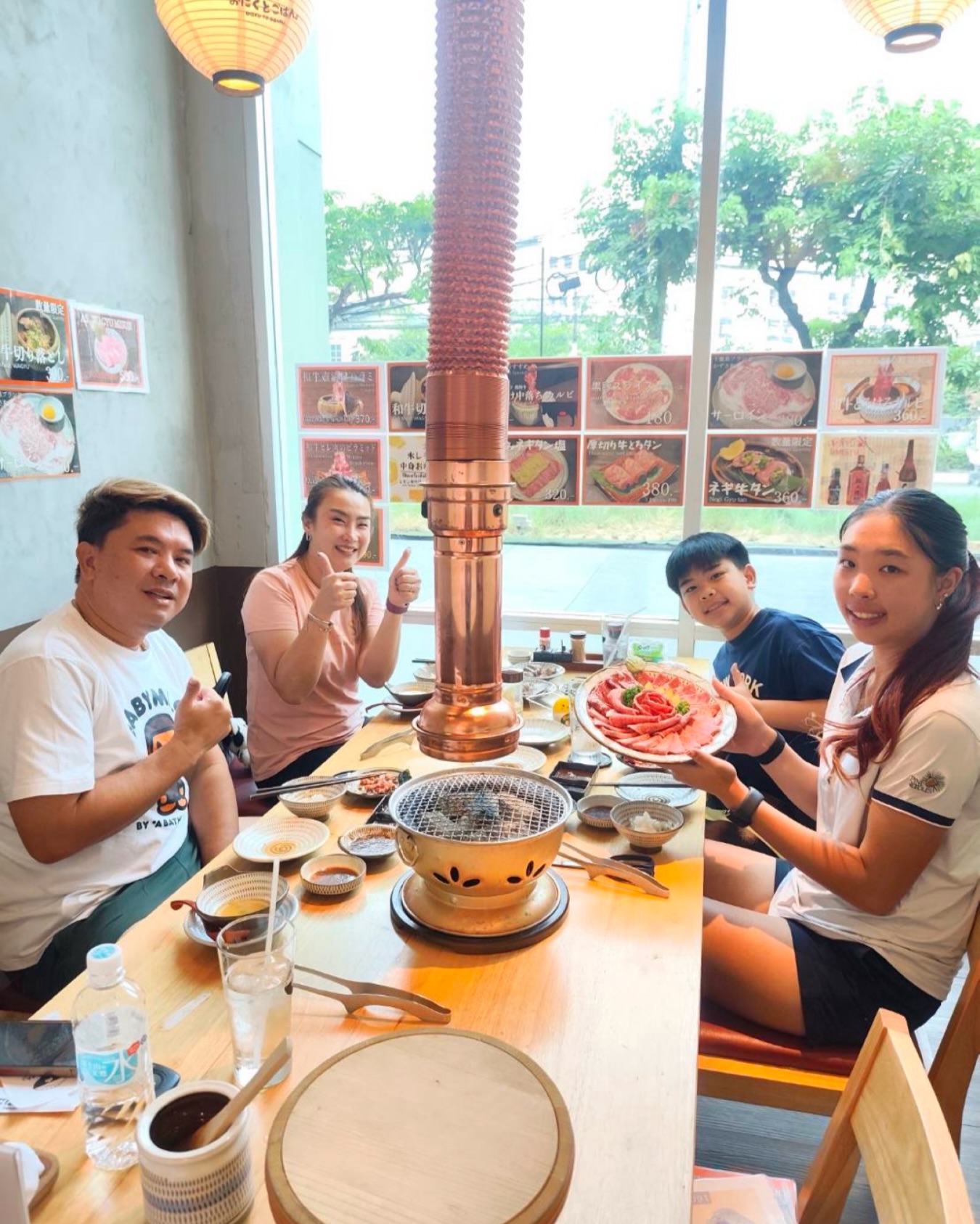 ขอขอบพระคุณเป็นอย่างยิ่งที่มาใช้บริการค่ะ 🥰
📍Onnut Plaza
⏰11:30-22:00
☎0654722730
LINE @100hlgjm