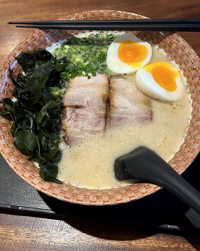 Happy Thai New Year 🇹🇭
Let’s start the year we’re back and ready to serve up some ramen 
#tonglor #ramenbkk #bangkokramen #ramenmentomi