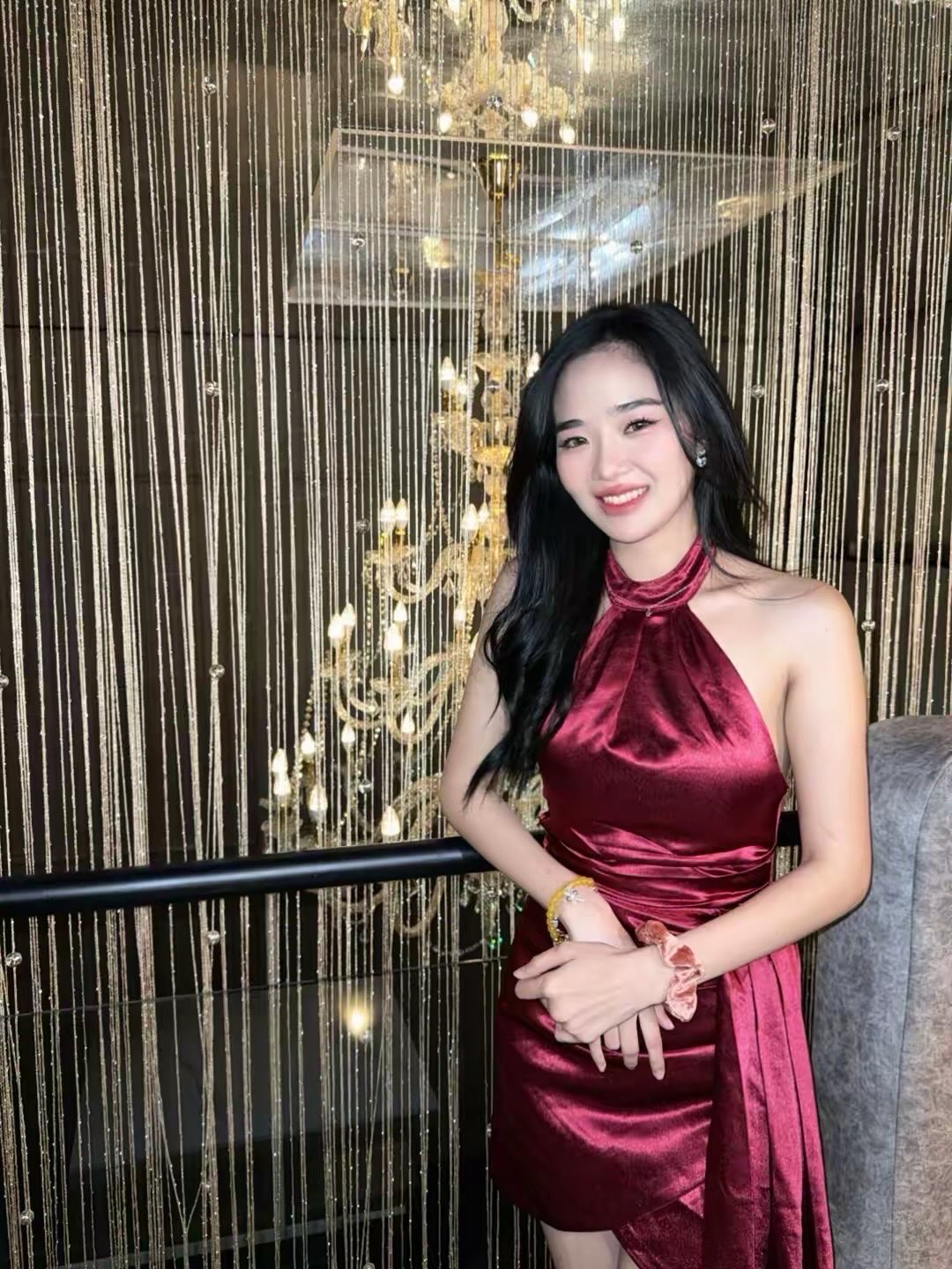 華の金曜日がやって来ました✨この週末はお洒落に過ごしましょう！金曜日と土曜日は「ドレスデー」💃 ぜひ華やかに着飾ってお越しください。20名のキャストが皆さまをお迎えいたします💖 魅惑のナイトライフを一緒に楽しみましょう！トンローソイ6、TWENTY FOURで皆さまにお会いできることを楽しみにしています😊 今夜は特別な夜を🌟 豪華な音楽と雰囲気で、一週間の疲れを忘れて思い切り楽しんでくださいね🎶 最高の週末をお約束します！それでは、TWENTY FOURで素敵な夜をお過ごしください🌙

#バンコク
#カラオケバー
#ダーツ
#バンコク遊び
#曼谷夜生活