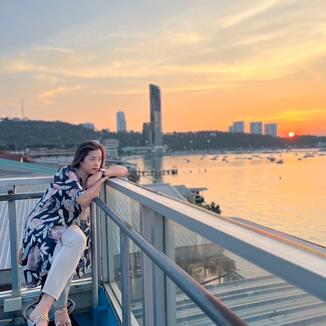 Good drinks, good food and great vibes too. Come join us at Woodball Pattaya for an amazing time. We have a rooftop bar with a beautiful view and our main lounge with non stop karaoke fun! See you soon! Our bar can be easily found across Walking Street. 😉