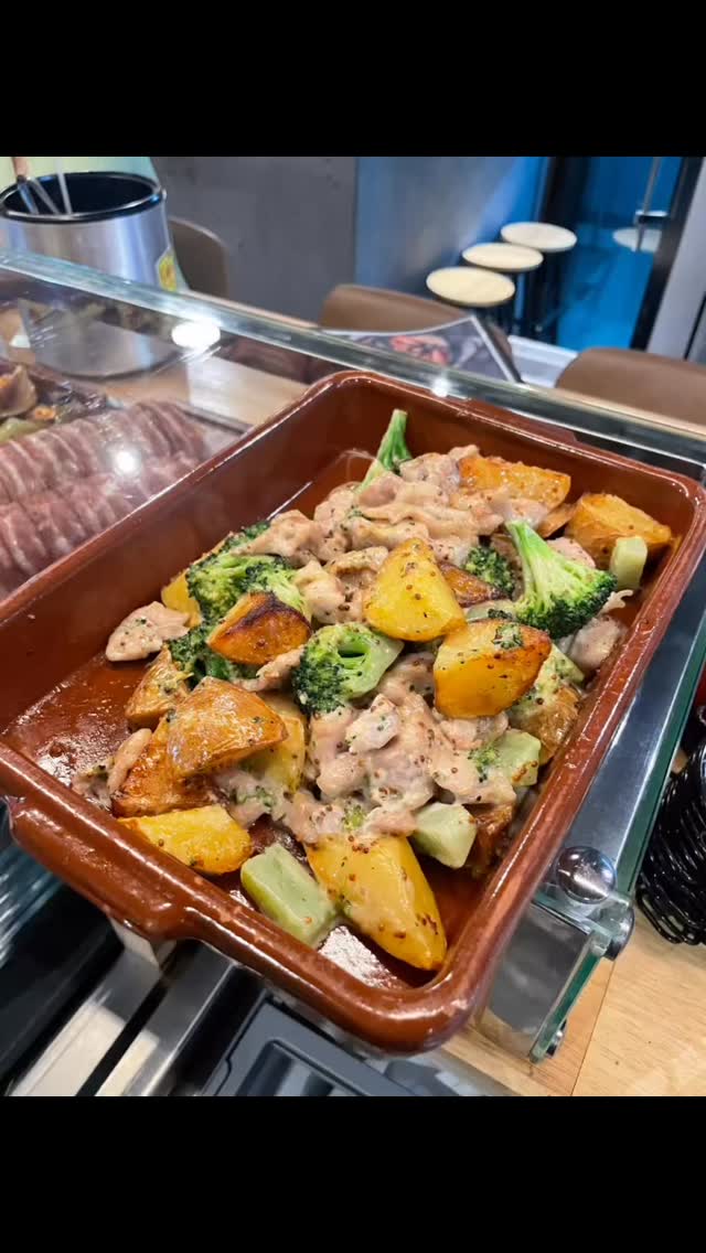 🍺
Hola！

おすすめのタパスを毎日沢山
ご用意しております！

ぜひご賞味くださいませ❣️

Que aproveche!

#japoloco  #tapas #espana #jerez