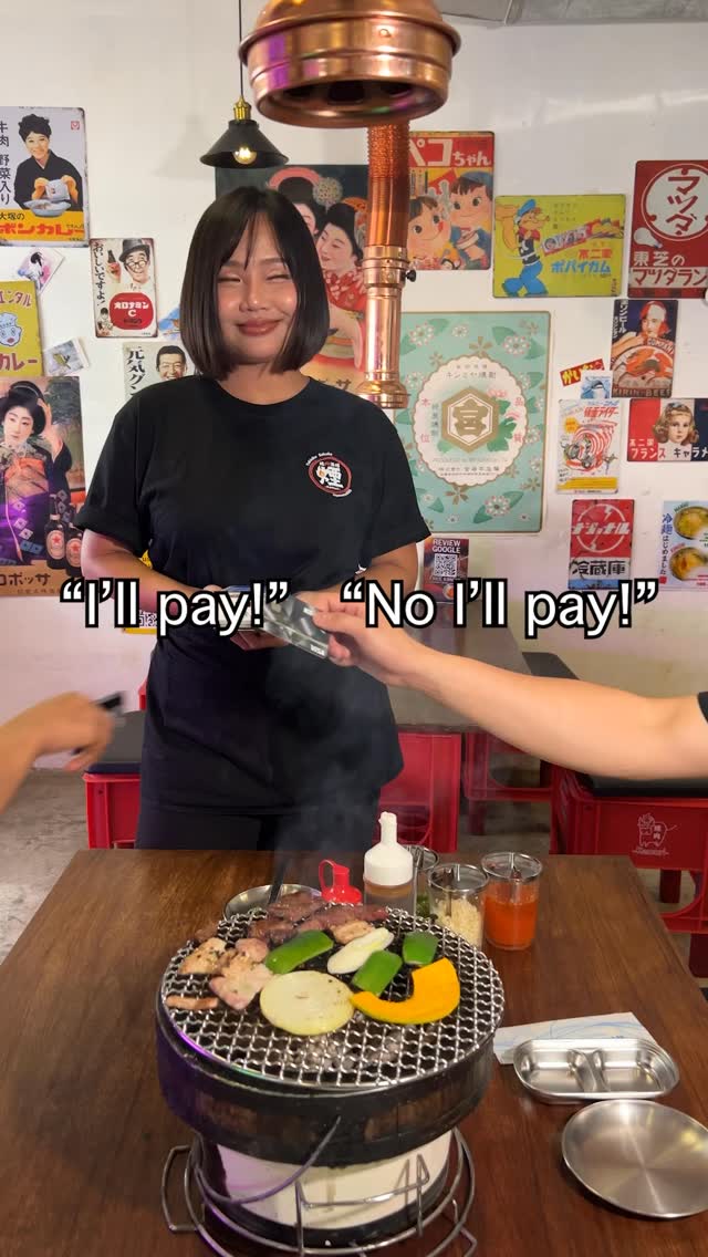 While they were fighting over the bill... 😳

【Yakiniku Sakaba Kemuri】
Premium shoulder loin, grilled over charcoal.

The aroma of charcoal.
The melt of Tottori Wagyu.
The punch of our homemade sauce.

Every bite hits different at Kemuri.🔥

📍Sukhumvit Soi 11/1
🕔 17:00–01:00
📞 064 126 6145