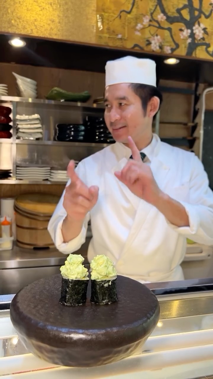 Trying wasabi sushi. Which one would you choose?

#japanesefood #bkkjapanesefood