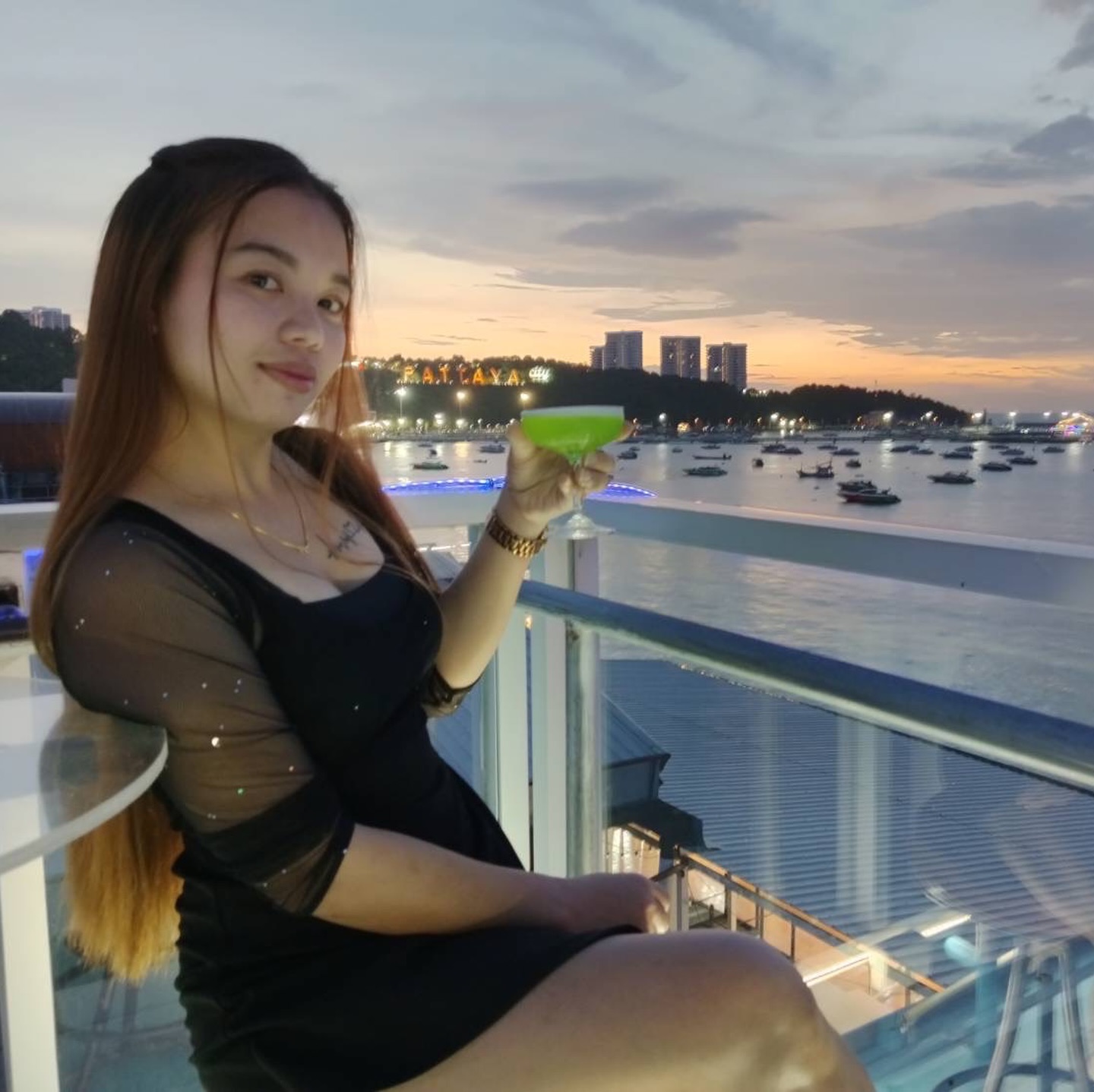Good drinks, good food and great vibes too. Come join us at Woodball Pattaya for an amazing time. We have a rooftop bar with a beautiful view and our main lounge with non stop karaoke fun! Our bar can be easily found across Walking Street. Have a great weekend everyone! 🩷