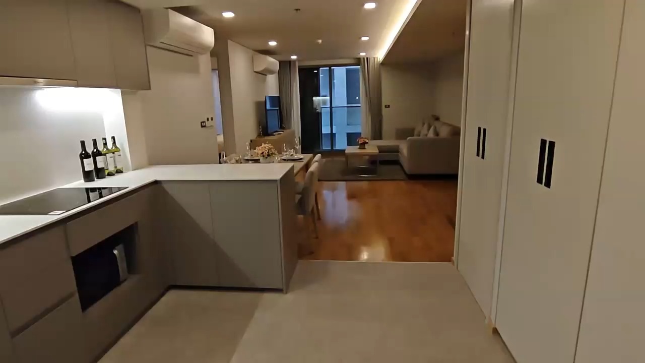 🌟夢の住まいをお探しですか？🌟 スクンビット15に位置するPiya Apartmentの2ベッドルーム、99㎡のお部屋が空きました！新しい生活を始めるにはぴったりの場所です。お家賃は71,000バーツからというお得さで、築浅物件に住むことが楽しみに✨

お部屋は広々としており、壁掛けタイプのエアコンで涼しさも抜群。お風呂は日本式で、洗い場付きだから、快適に過ごせます🛁。さらに、インターナショナルスクールのNISTがすぐそばなので、お子様を送り迎えするのもラクラク🏫。

ペットも一緒に暮らせちゃうので、大事な家族と一緒に新しい毎日を始めましょう🐾。この機会をお見逃しなく！

✨詳しい情報はお気軽にお問い合わせください✨

🌟Are you looking for the home of your dreams?🌟 A 2-bedroom, 99㎡ apartment at Piya Apartment located on Sukhumvit 15 has just become available! It's the perfect place to start a new life. The rent is a great deal starting from 71,000 baht, so you can look forward to living in a relatively new property✨

The room is spacious and comes equipped with a wall-mounted air conditioner to keep you cool. The bathroom is Japanese-style, complete with a washing area, making for a comfortable stay🛁. Plus, the international school NIST is just around the corner, so picking up and dropping off your children will be a breeze🏫.

Pets are also allowed, so start a new life with your precious family members🐾. Don't miss out on this opportunity!

✨Please feel free to contact us for more information✨

🌟正在寻找梦想家园吗？🌟 位于素坤逸15巷的Piya Apartment，两居室，99㎡的房型现已空出！是开启新生活的绝佳场所。房租仅从71,000泰铢起，入住新房令人期待✨

房间宽敞，配有挂壁式空调，凉爽舒适。浴室采用日式风格，带有洗浴区，让您的生活更加惬意🛁。此外，国际学校NIST就在附近，接送孩子也非常方便🏫。

宠物也可以一起居住，与重要的家人一起开启崭新的每一天吧🐾。不要错过这个机会！

✨如需详细信息，欢迎随时垂询✨

#築浅物件
#インターナショナルスクール
#快適な暮らし
#紅樹株式会社
#ペット可能物件