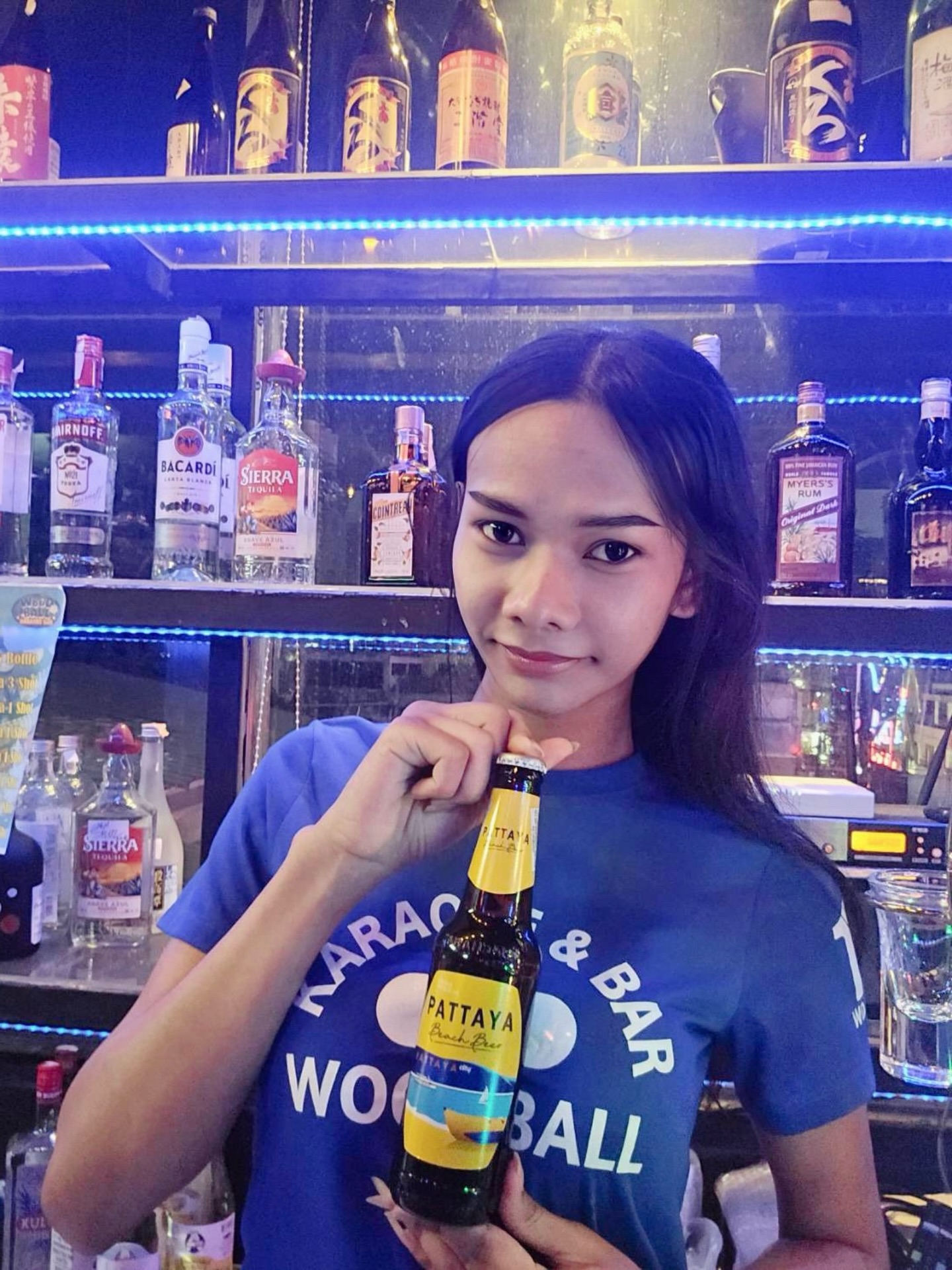 Hi everyone! Come join us tonight for drinks and karaoke at Woodball Pattaya. We now have the delicious Pattaya Beach Beer! Our karaoke system has many songs to choose from! Conveniently located on Walking Street, we offer the one and only rooftop bar in the vicinity. See you soon! 😀