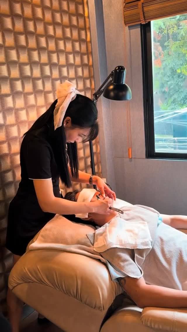 Welcome to your favorite relaxing place💆‍♀️

You can make a reservation at here👇
☎️ 02 124 5246
DM (X or FACEBOOK)
WhatsApp +66 98 925 5888
Line  lin.ee/YOE9biR

#bodycareworks #สปาเวียดนาม #relaxing #vietnambarber