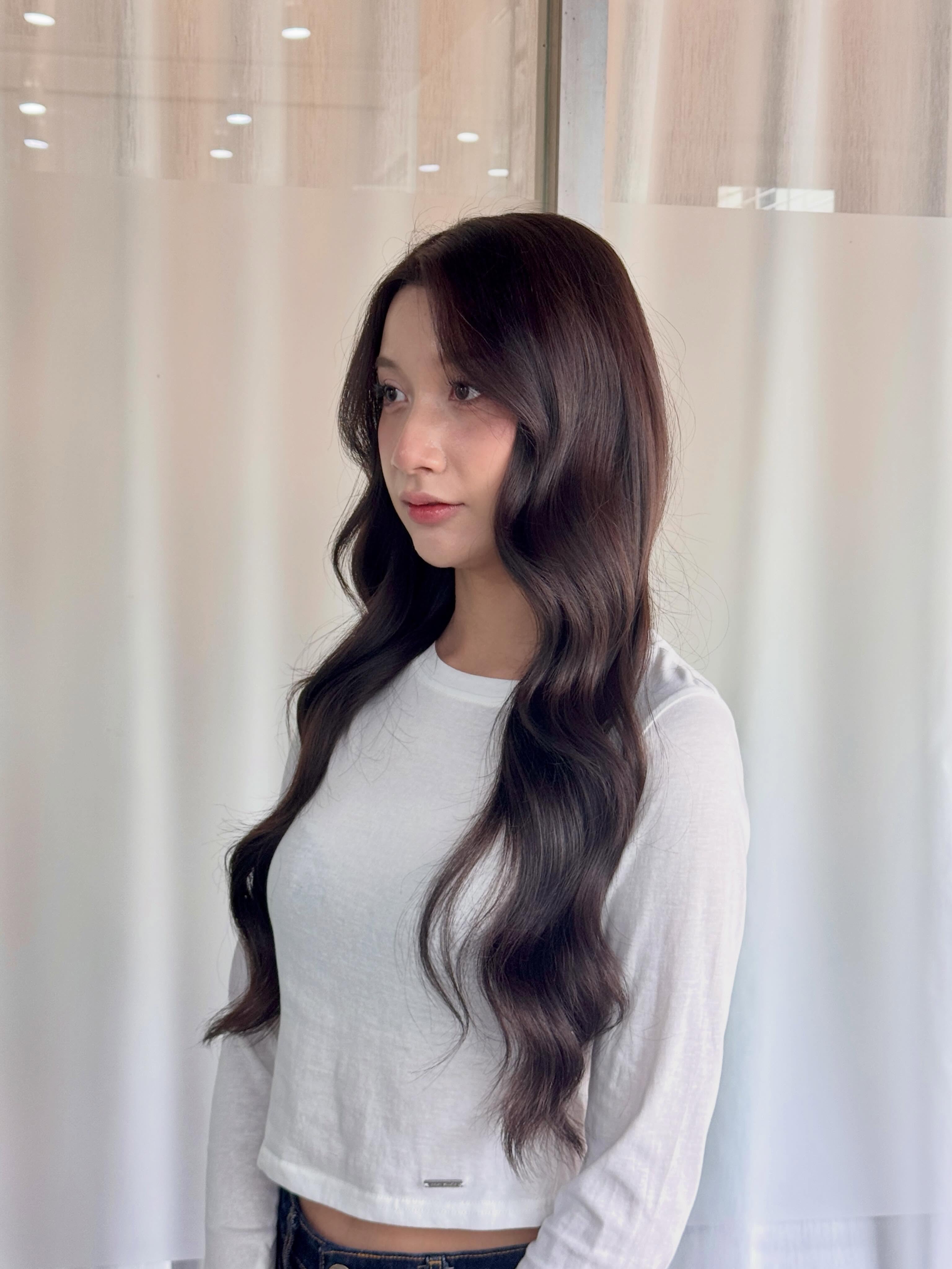 Chocolate Brown 🤎 หวานละมุนแบบญี่ปุ่น สีสวยดูแพง มีมิติทุกมุม ✨  Soft and sweet Japanese-style brown that looks classy from every angle ✨ 
#ChocolateBrown JapaneseHairStyle
#bangkokhairsalon