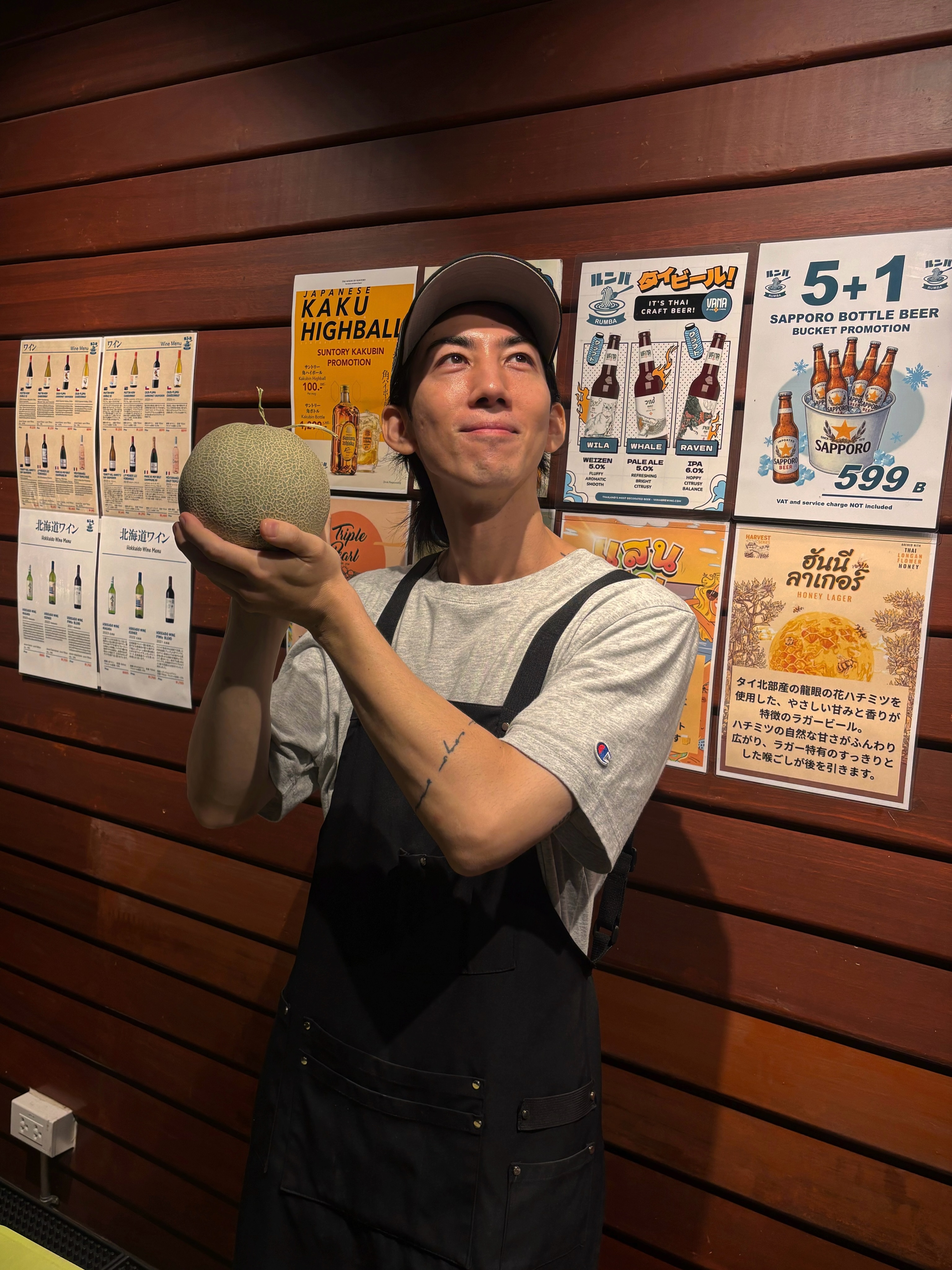 🍝ルンバ デリバリー開始🍝 

ルンバ周辺限定で 
直接注文デリバリー始めます！

Grab / LINEMANだと 
手数料30%の影響で 
価格が高くなっていますが… 

👉直接ご注文なら 
・店頭と同じ価格 
・配達料無料 

かなりお得です👍 

対象エリア👇 
・トンローSoi13周辺 
（Civic Park / KC Court / CHANI / Grand Heritage / Baan Thonglor / Lee House / Oakwood などなど)

ご注文はこちらをコピペ👇 

【デリバリー注文フォーム】 
・お名前： 
・電話番号： 
・住所（建物名・部屋番号）： 
・オーダー内容： 
・配達希望時間： 
・支払い方法：（QR / 現金） 
・カトラリー：必要 / 不要 

MENU⬇️
https://canva.link/vjfnc6p7mk7z4cx

※容器代20B頂戴しております 
※ロビー、配達エリアにてお渡しとなります。
※混雑時はお時間いただく場合があります。、
※11:30-15:00 , 17:30-22:00

ぜひご利用ください🙏

#トンロールンバ #トンロー #スープパスタ #🇹🇭 #SoupPasta