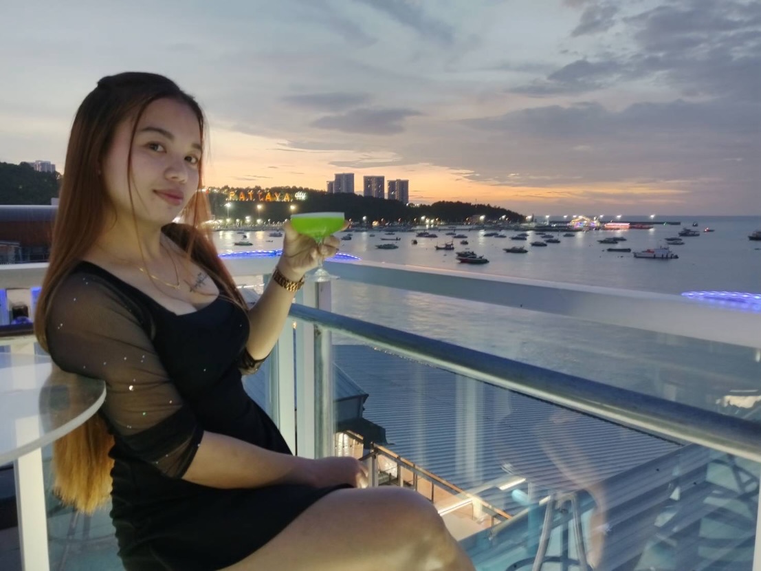 When sunset approaches, be sure to check out Woodball Pattaya. We have a great view and a menu full of delicious drinks and food. Our bar can be found easily found on Walking Street, across from Fahrenheit Agogo. See you soon! 🥳🥳🥳🥳