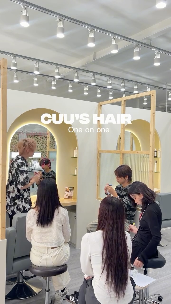 Cuu’s hairはマンツーマン施術。
カウンセリングから仕上げまで
すべて1人のスタイリストが担当します。

だからできる髪質に合わせた細かい薬剤選定
と丁寧な艶髪改善。
本気で髪を綺麗にしたい方へ。

Cuu’s hair ทำผมแบบ 1 ต่อ 1 💇‍♀️
ตั้งแต่เริ่มปรึกษา จนเป่าผมเสร็จ
ดูแลโดยช่างคนเดียวตลอดงาน

ไม่ต้องรอคิว ไม่สลับช่าง
ดูแลละเอียด เลือกน้ำยาให้เหมาะกับผมคุณ

เพื่อผมสวย นุ่ม เงา สุขภาพดีจริง 🤍
เหมาะกับคนที่อยากดูแลผมแบบจริงจัง

Cuu’s hair is a 1-on-1 private salon 💇‍♀️✨
From consultation to the final finish,
one stylist takes care of you the entire time.

No waiting, no switching stylists.
We carefully choose the best products for your hair type
to create smooth, shiny, healthier hair 🤍

Perfect for those who truly want to improve their hair.
Thonglor / Bangkok
#bangkokhairsalon