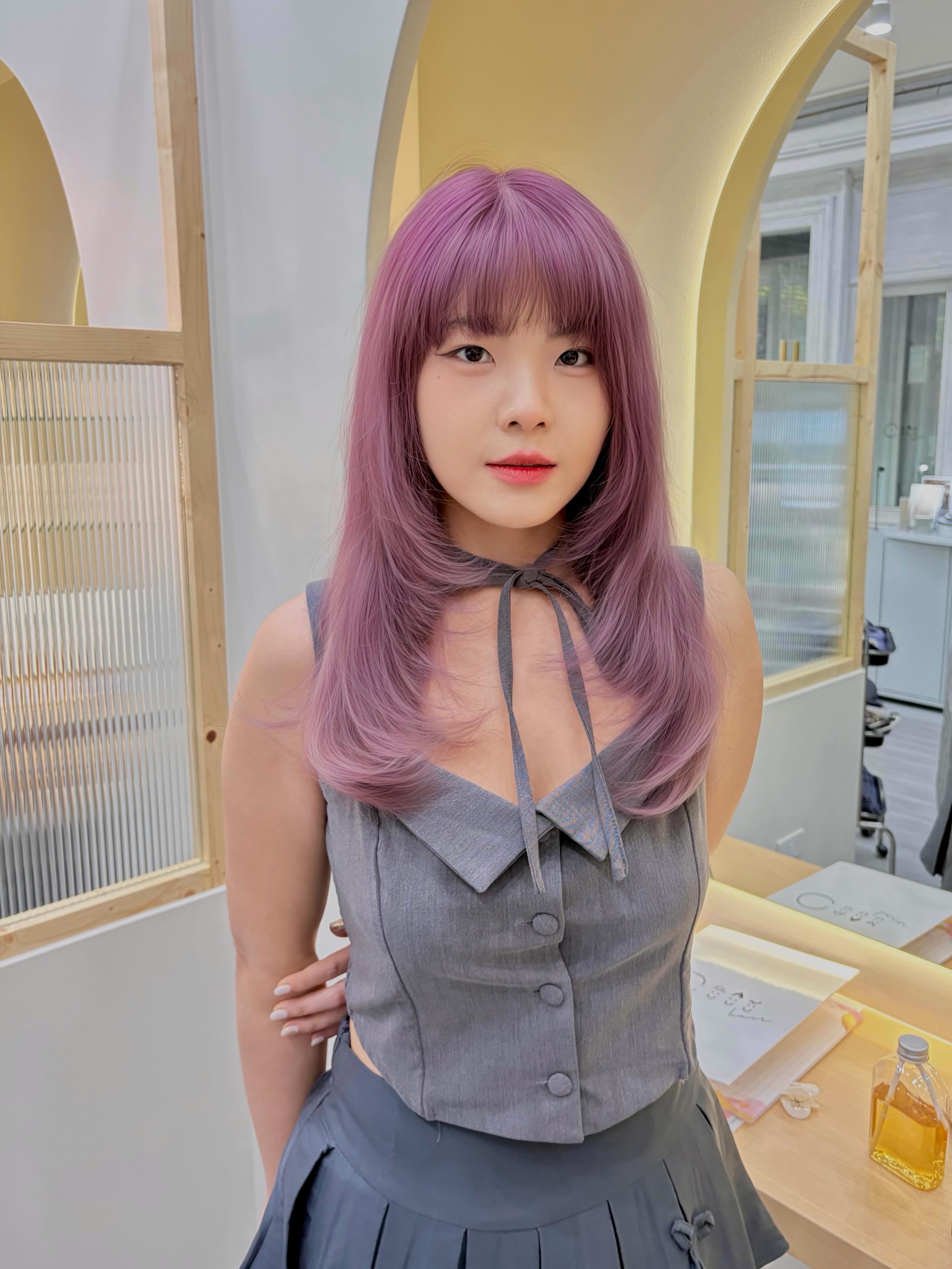 Japanese Soft Layer +  Lavender Pink Color💗💇‍♀️
กรอบหน้าดูนุ่มขึ้น ผมมีวอลลุ่มมากขึ้น
และได้ลุคสาวญี่ปุ่นแบบละมุน ๆ ในทรงเดียว ✂️✨

Japanese Soft Layer + Lavender Pink Color💗💇‍♀️
Softly framing the face,
adding natural volume and movement,
for an effortlessly elegant Japanese-inspired look. ✂️✨

#bangkokhairsalon