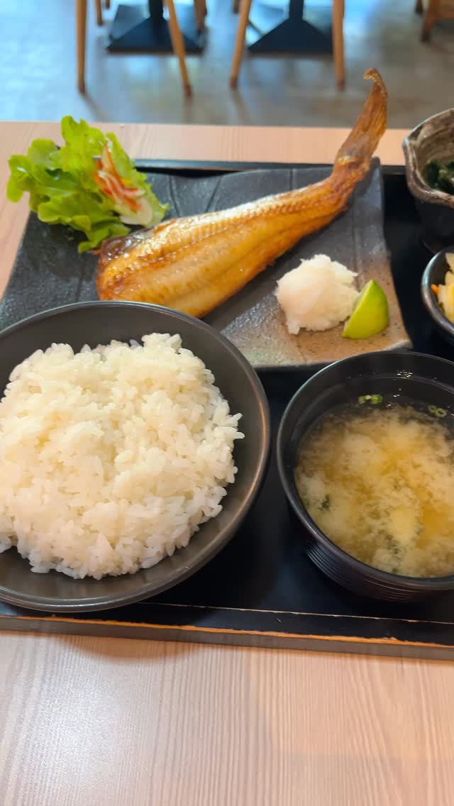 🇯🇵 Hokke Teisyoku มื้อเที่ยงสุดคุ้มฟินทุกคำ
เสิร์ฟพร้อมข้าวญี่่ปุ่นร้อนๆ และเครื่องเคียงสไตล์ญี่ปุ่นครบเซ็ต 
แวะเติมความอร่อยได้ที่
📌 Hakata Coffee Bang kok
เปิด 8.00-20.00น.
(หยุดทุกวันจันทร์)
 📌MAP
https://maps.app.goo.gl/stbsuDxw4XkGBivu5?g_st=ic
☎️ 020370809

🛵 สั่ง Delivery อร่อยฟิน~ ได้ถึงที่บ้านแล้ว คลิกลิงก์เลย! 👇
Grab: https://bit.ly/303QHYr
Wongnai Lineman : https://lin.ee/ieqzISN

#bangkokcafe #คาเฟ่ใกล้ฉัน #คาเฟ่ญี่ปุ่น
#อาหารญี่ปุ่นคาเฟ่ลับ
#MentaikoPasta CreamPasta สายคาเฟ่ อาหาร ญี่ปุ่น  JapaneseCafe ของอร่อยบอกต่อ
